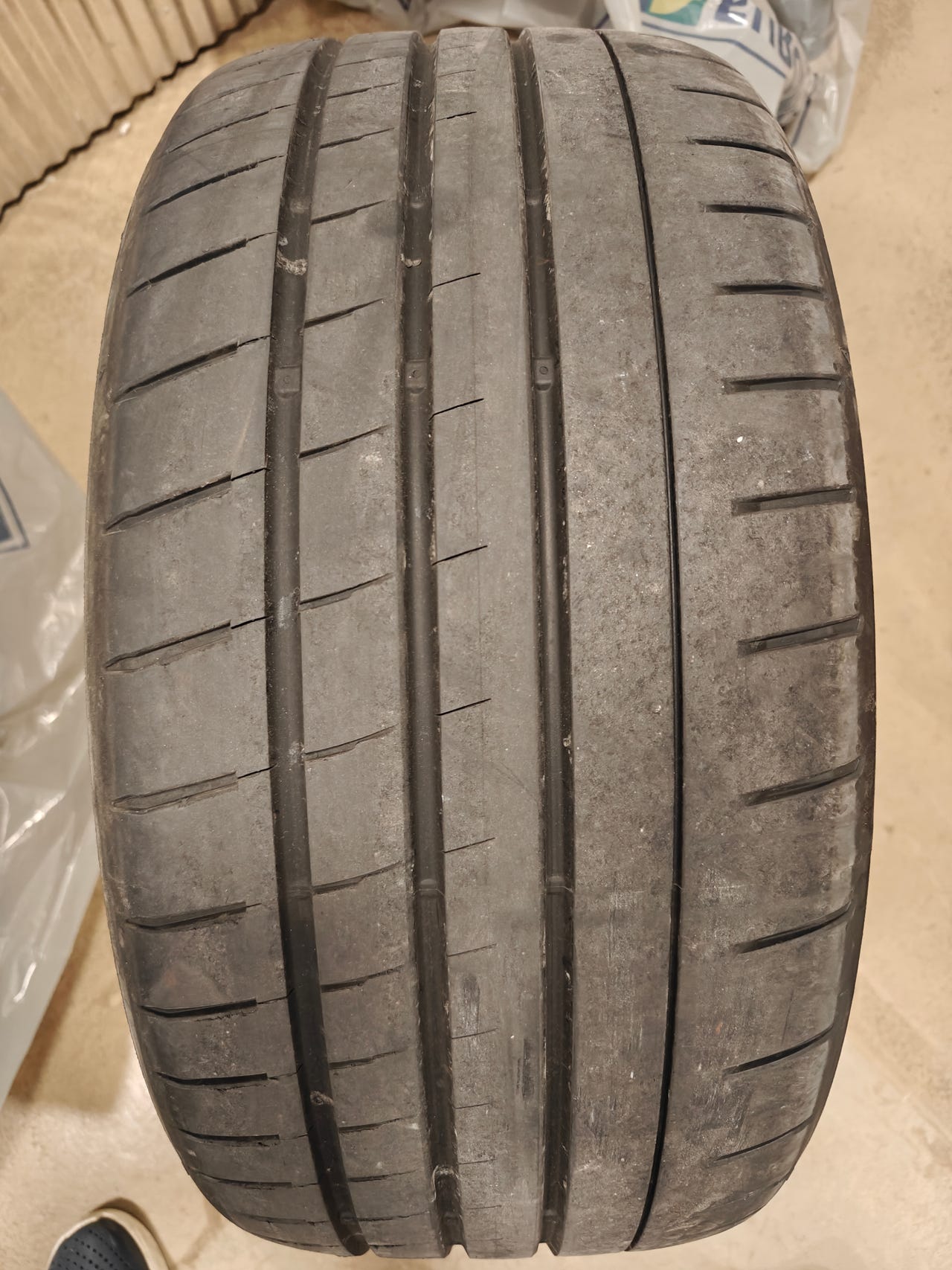 Bridgestone Potenza Race semislicks 19" -rengassarja, uudet!