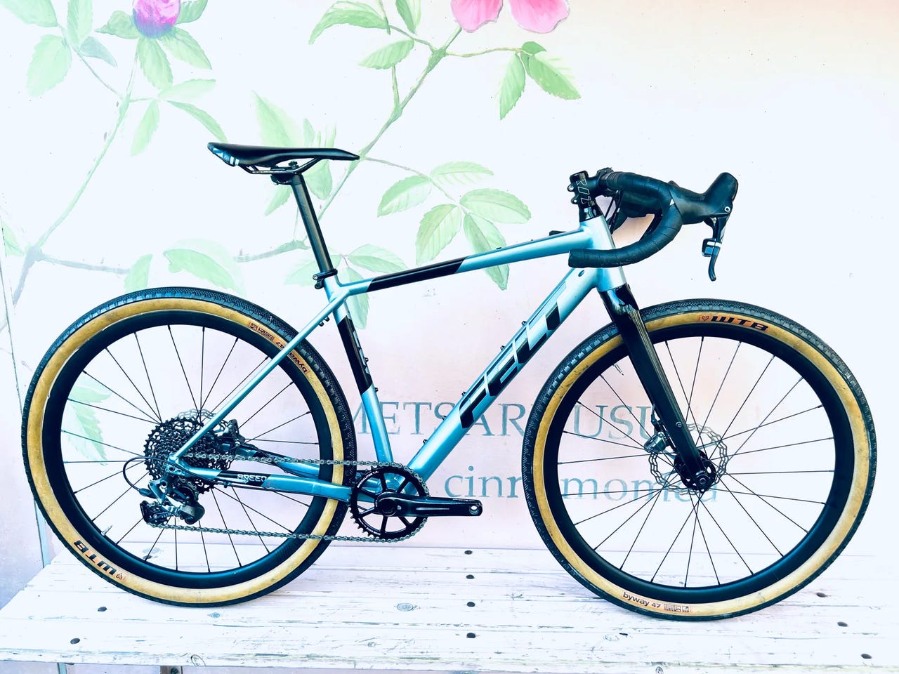 S-Koon Gravel Felt Breed 20 steel blue ( Sram Force ).
