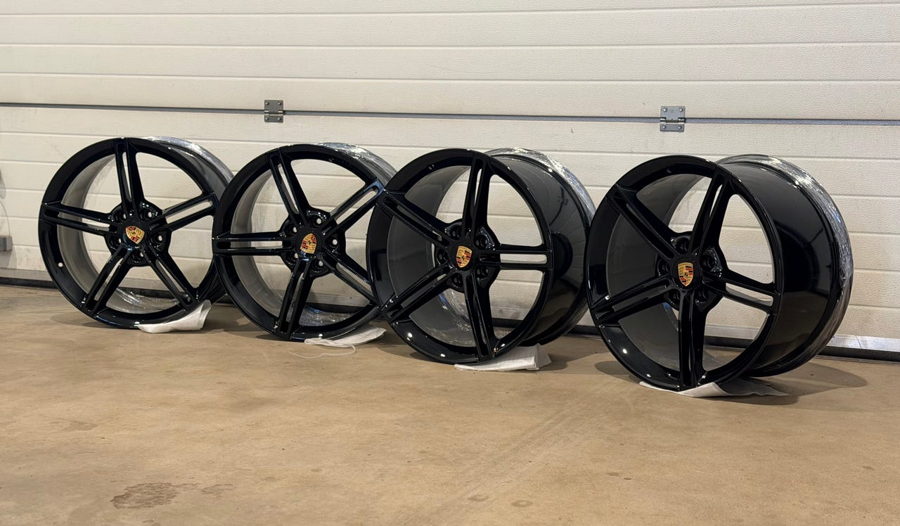Porsche Taycan Turbo S 21 OEM vanteet