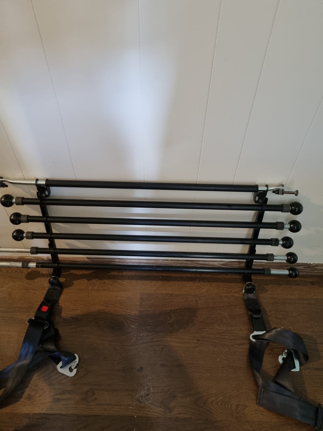 Säädettävä koiraverkko autoon musta