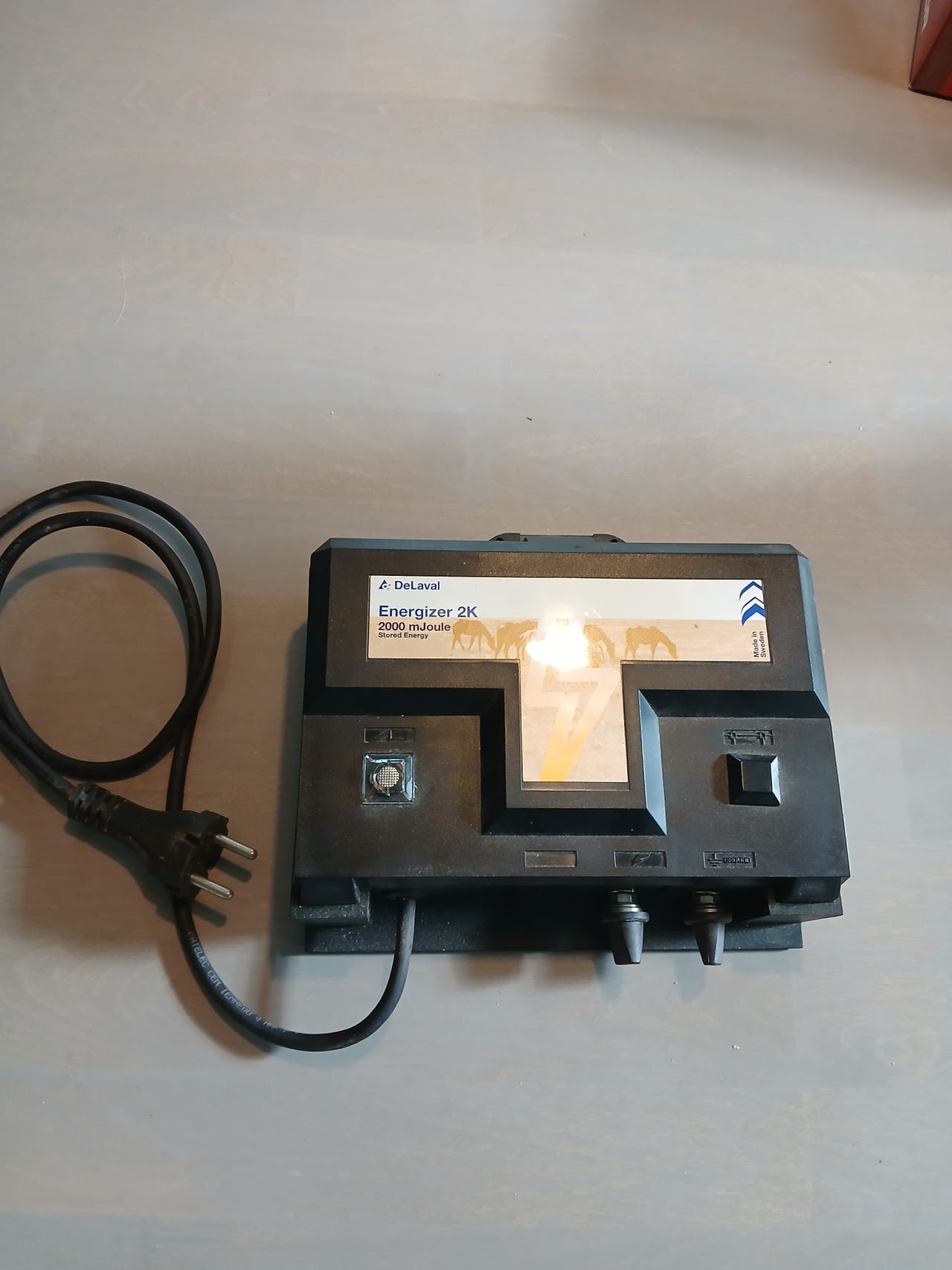 DeLaval Energizer 2K sähköpaimen