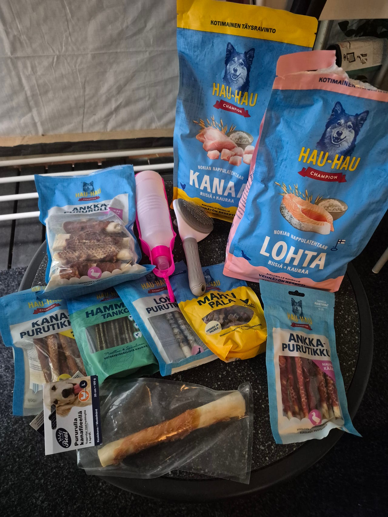 Hau-Hau koiran herkkupaketti kanaa ja lohta