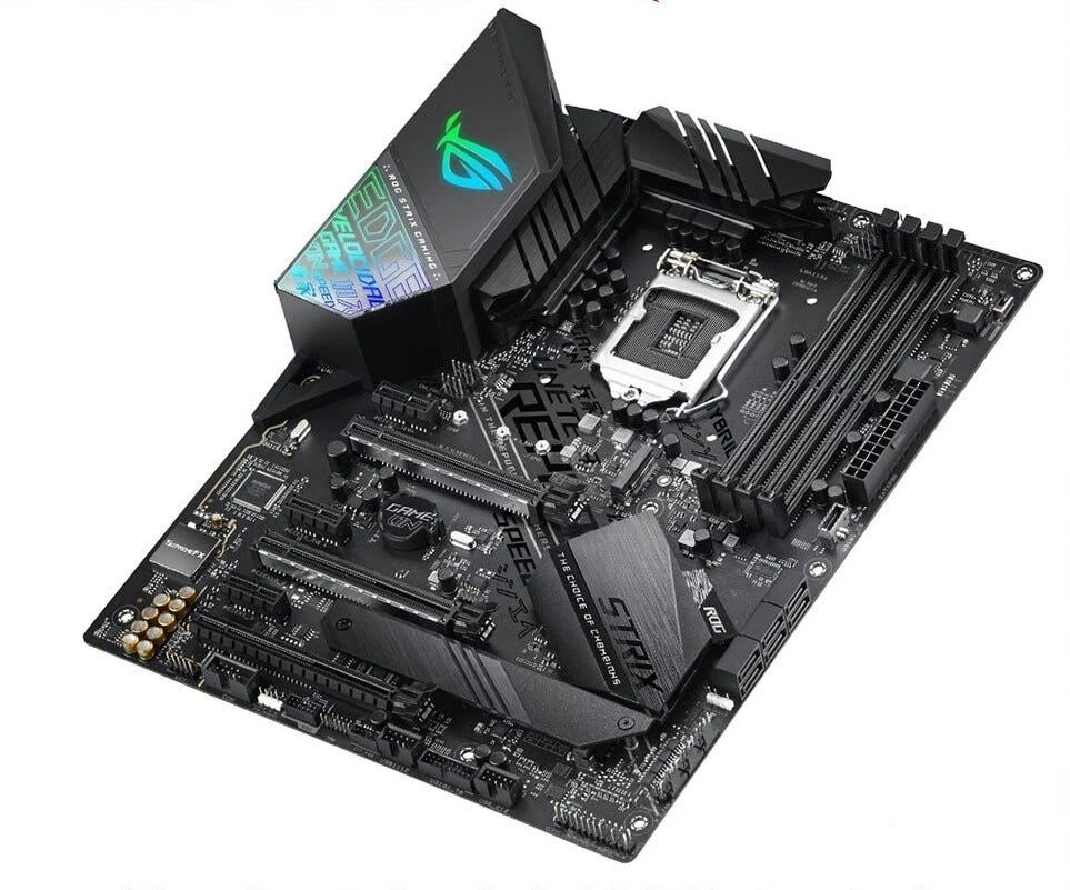 Intel i7-9700K, Asus ROG STRIX Z390-F GAMING ja Cooler Master