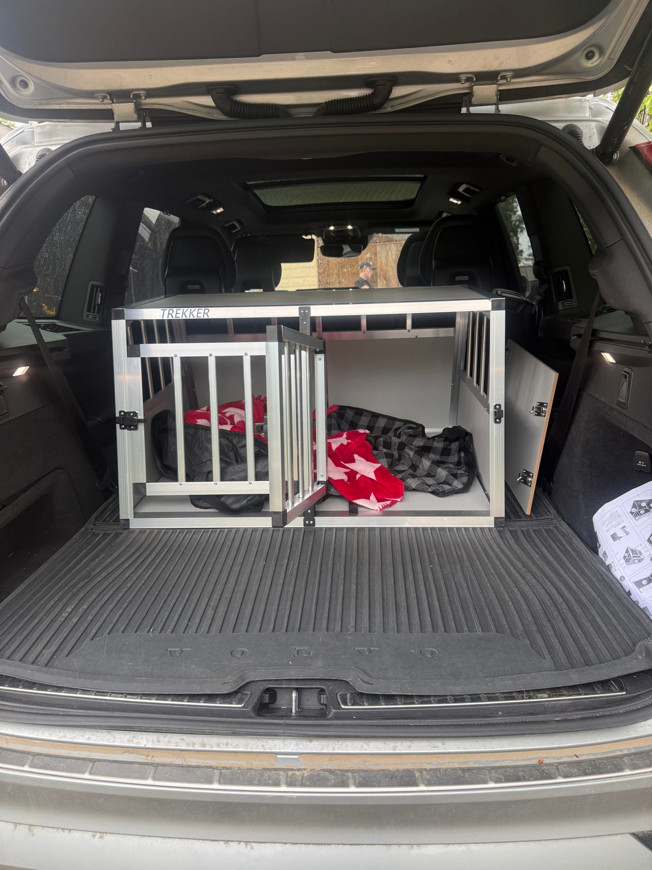 Trekker koiran kuljetushäkki autoon