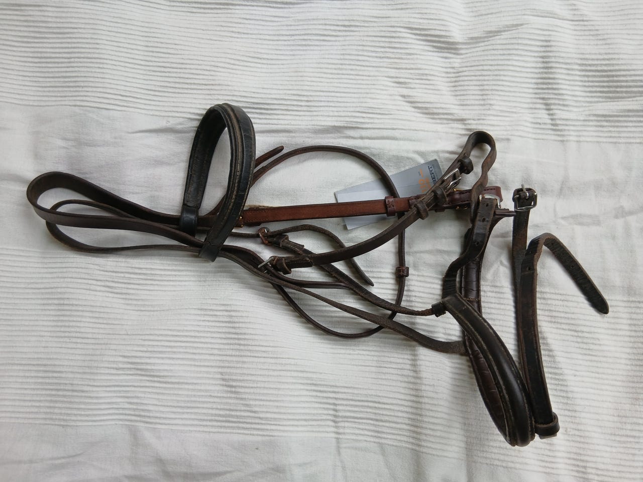 Ruskeat nahkaiset suitset hevoselle