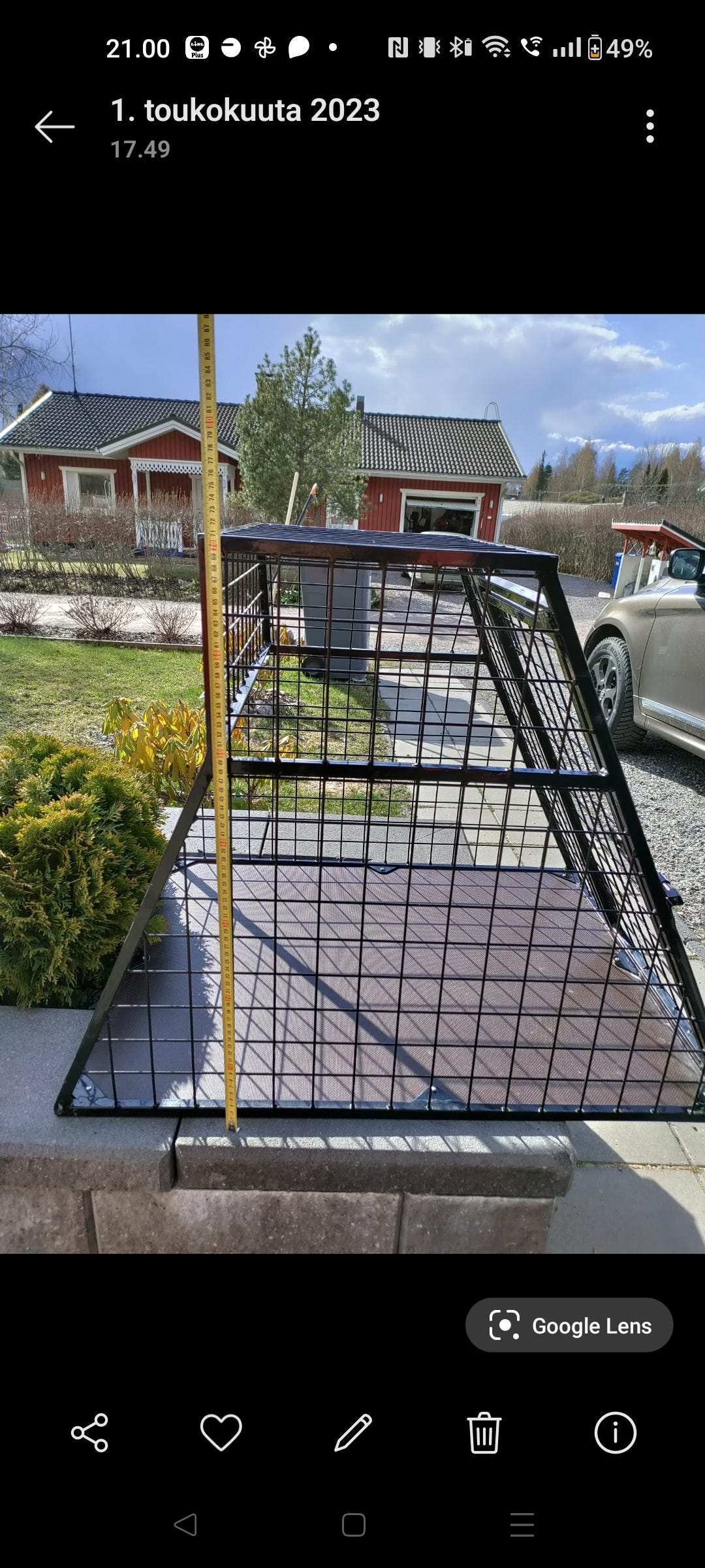Metallinen koiranhäkki autoon