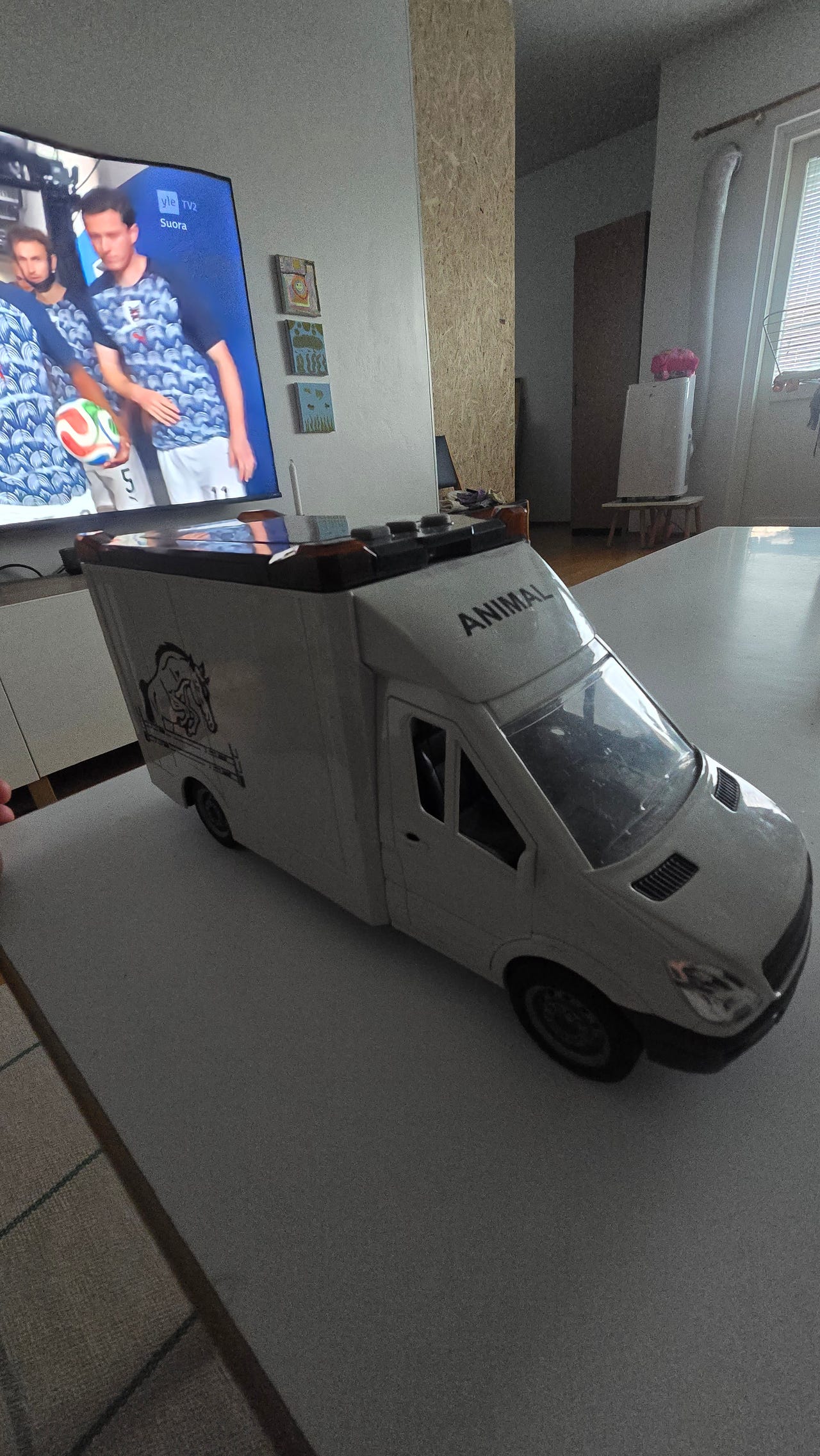 Hevoskuljetus leluauto valkoinen