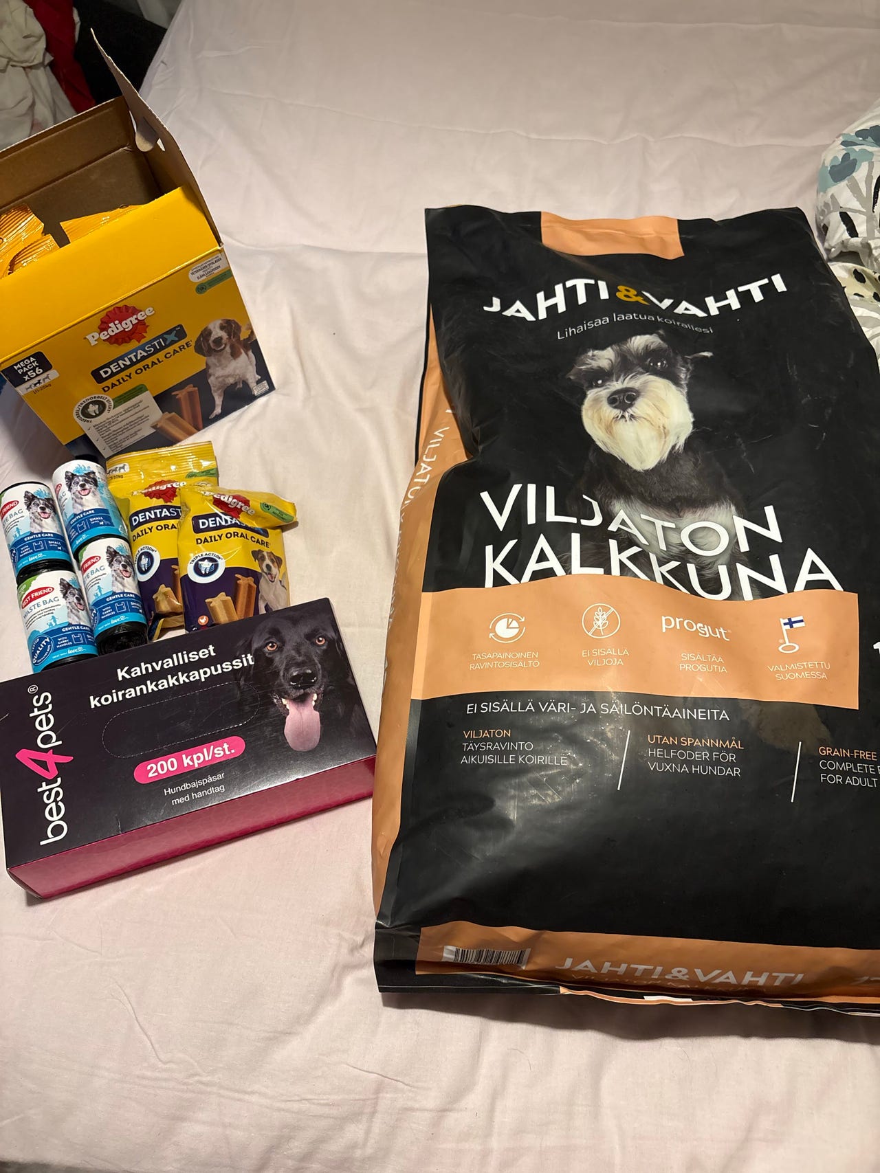Jahti&Vahti viljaton kalkkuna koiranruoka 12 kg + Pedigree Dentas