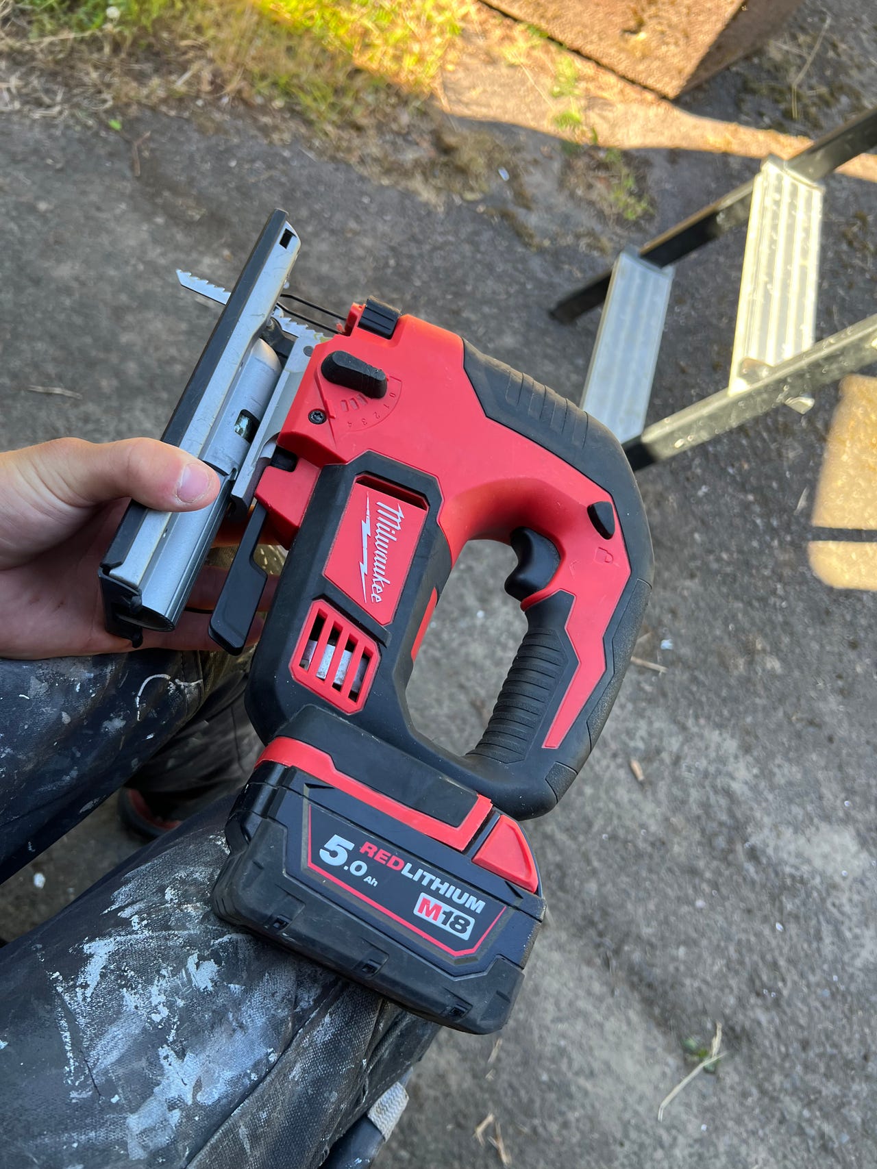 Milwaukee kuviosaha M18