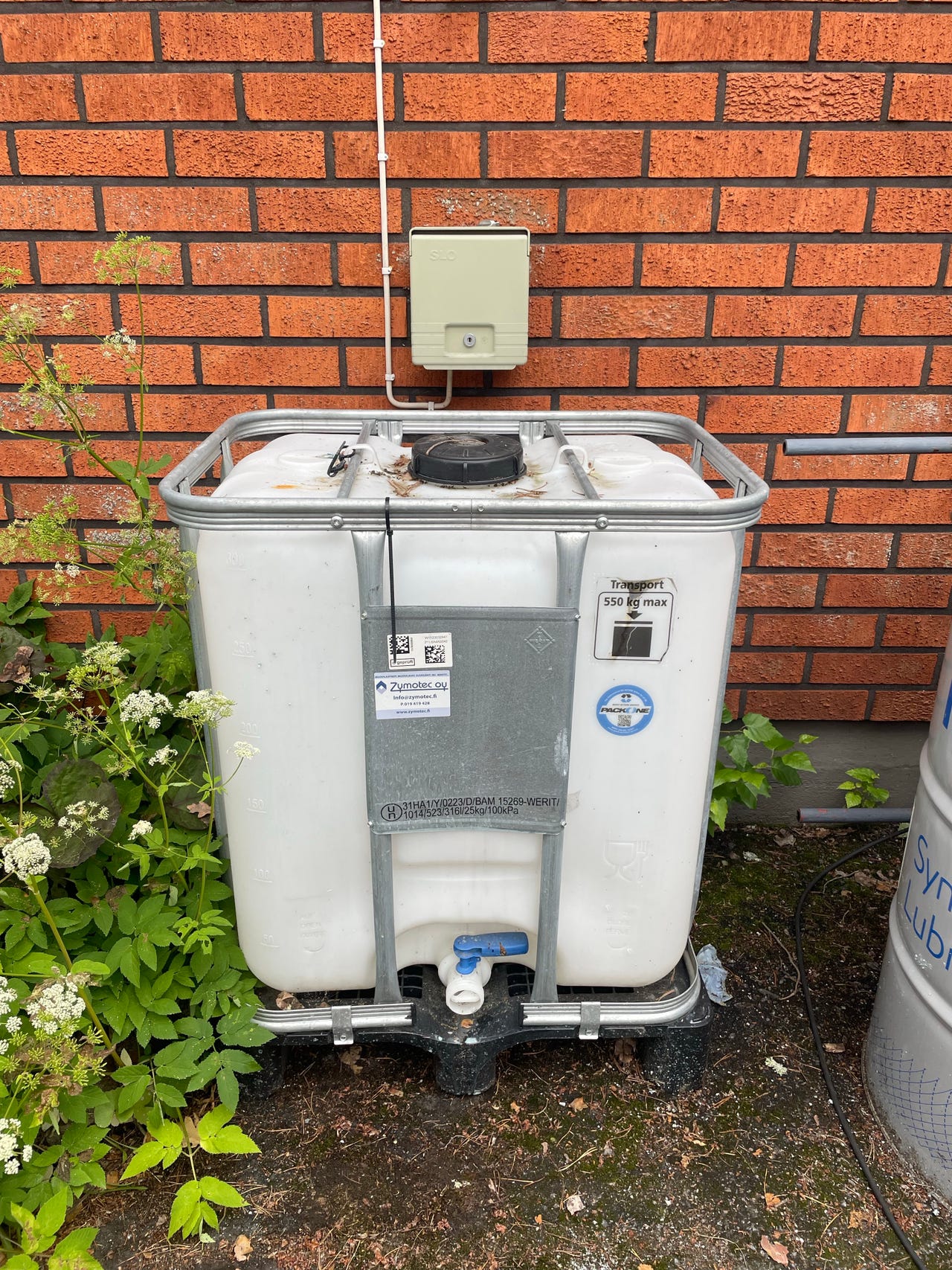 Vesisäiliö 300L
