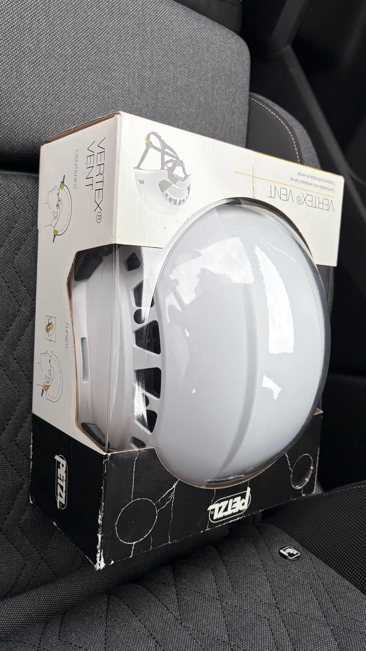 Käyttämätön Petzl Vertex Vent valkoinen kypärä