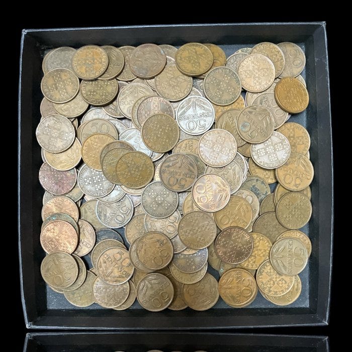 Portugali. Lote de 200 Moedas de 50 centavos bronze, várias datas
