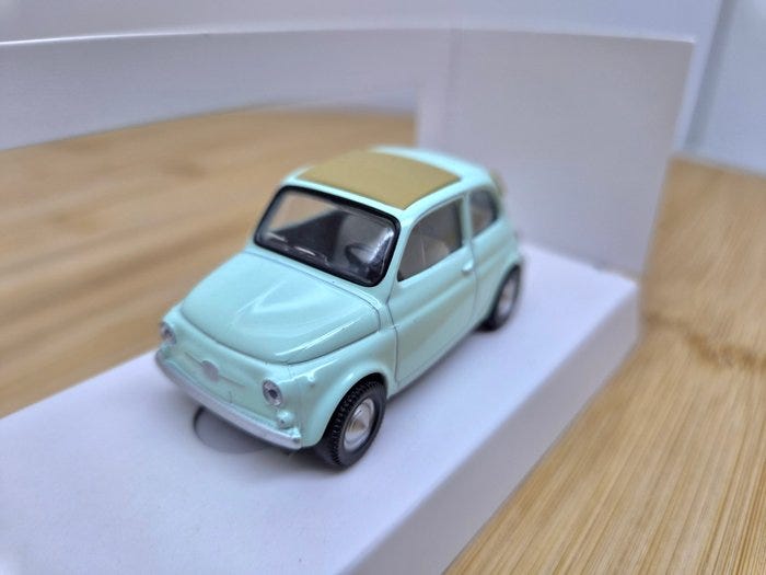 Norev 1:43 - Pienoismalliauto - Fiat 500 F 1965 Pastel Blue