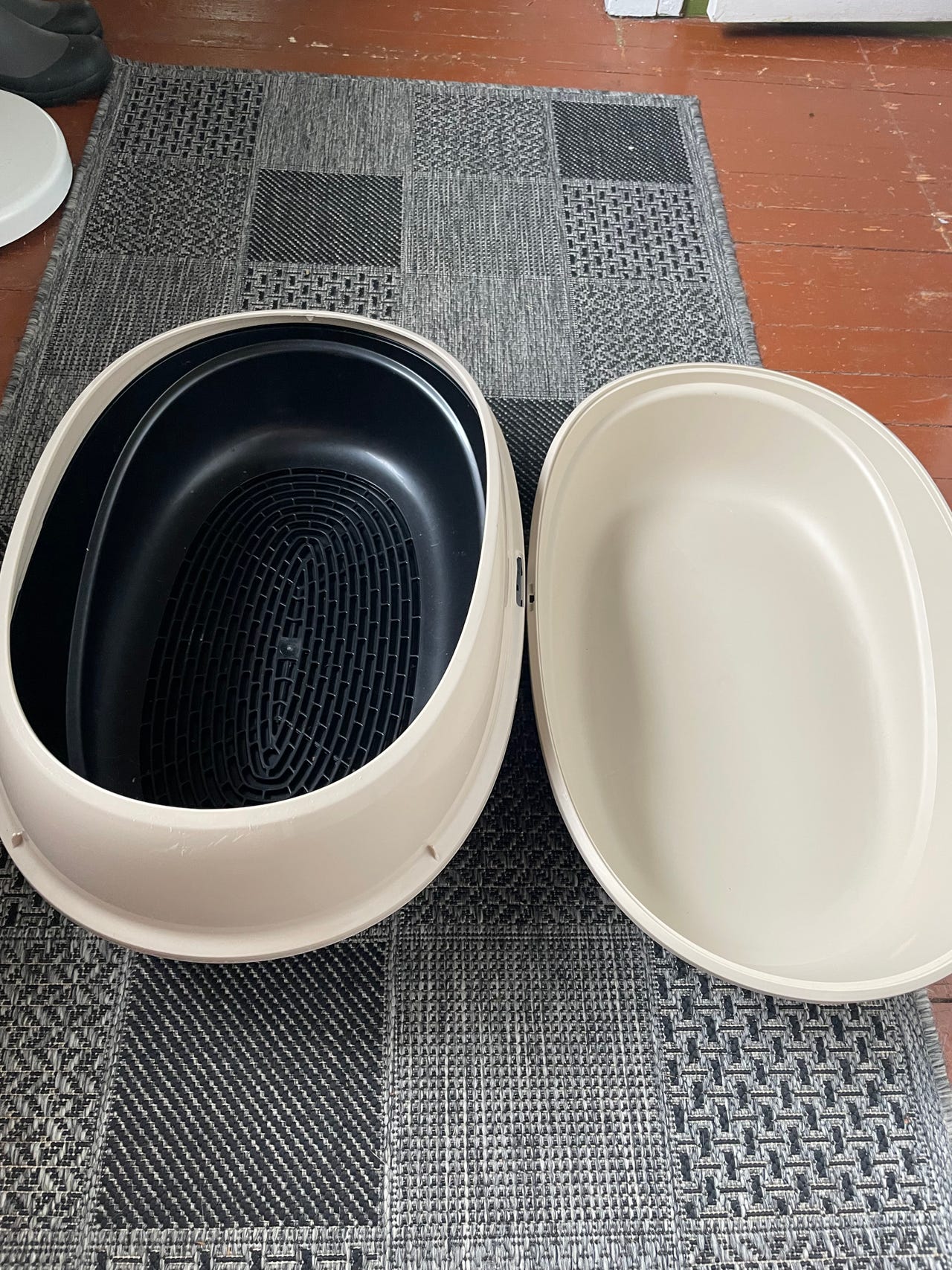 Kissan hiekkalaatikko/ pelletti wc