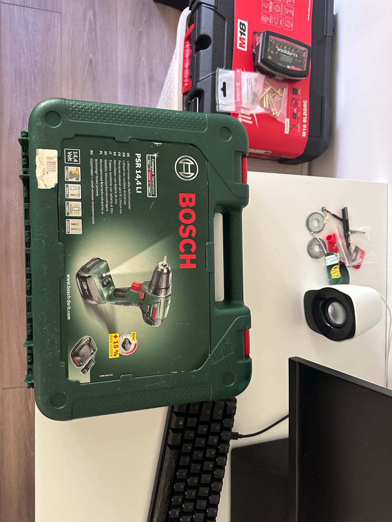 Bosch PSR 14,4 LI akkuporakone salkulla