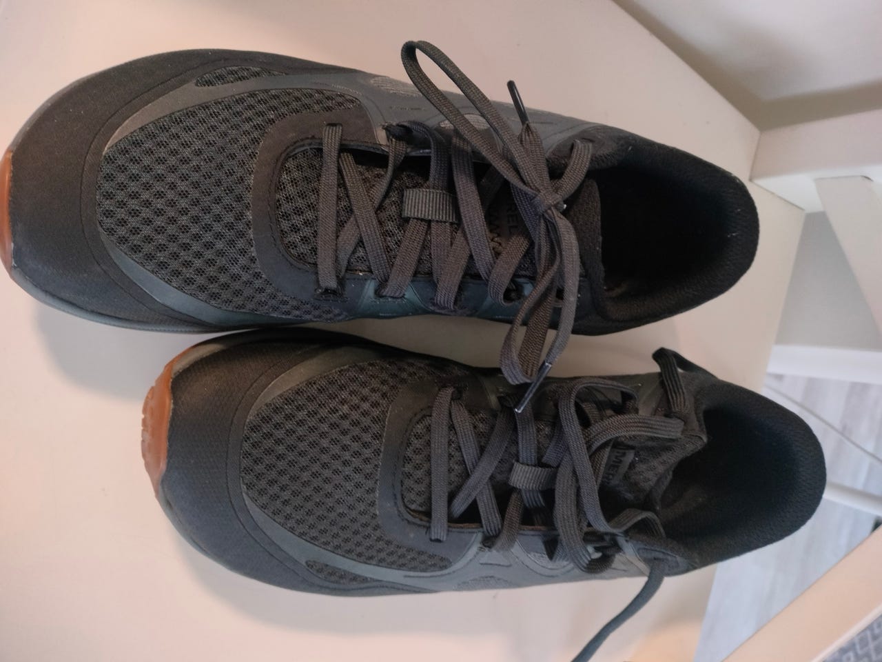 Merrellin uudet juoksutossut koko 42