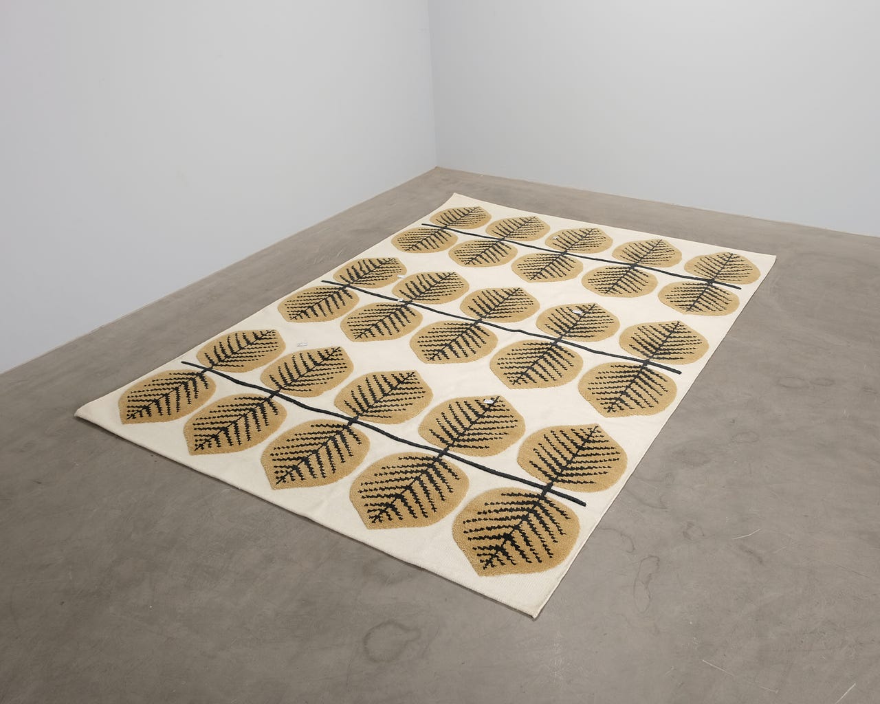 Layered x Stig Lindberg Berså villamatto 250 x 340 cm Mustard