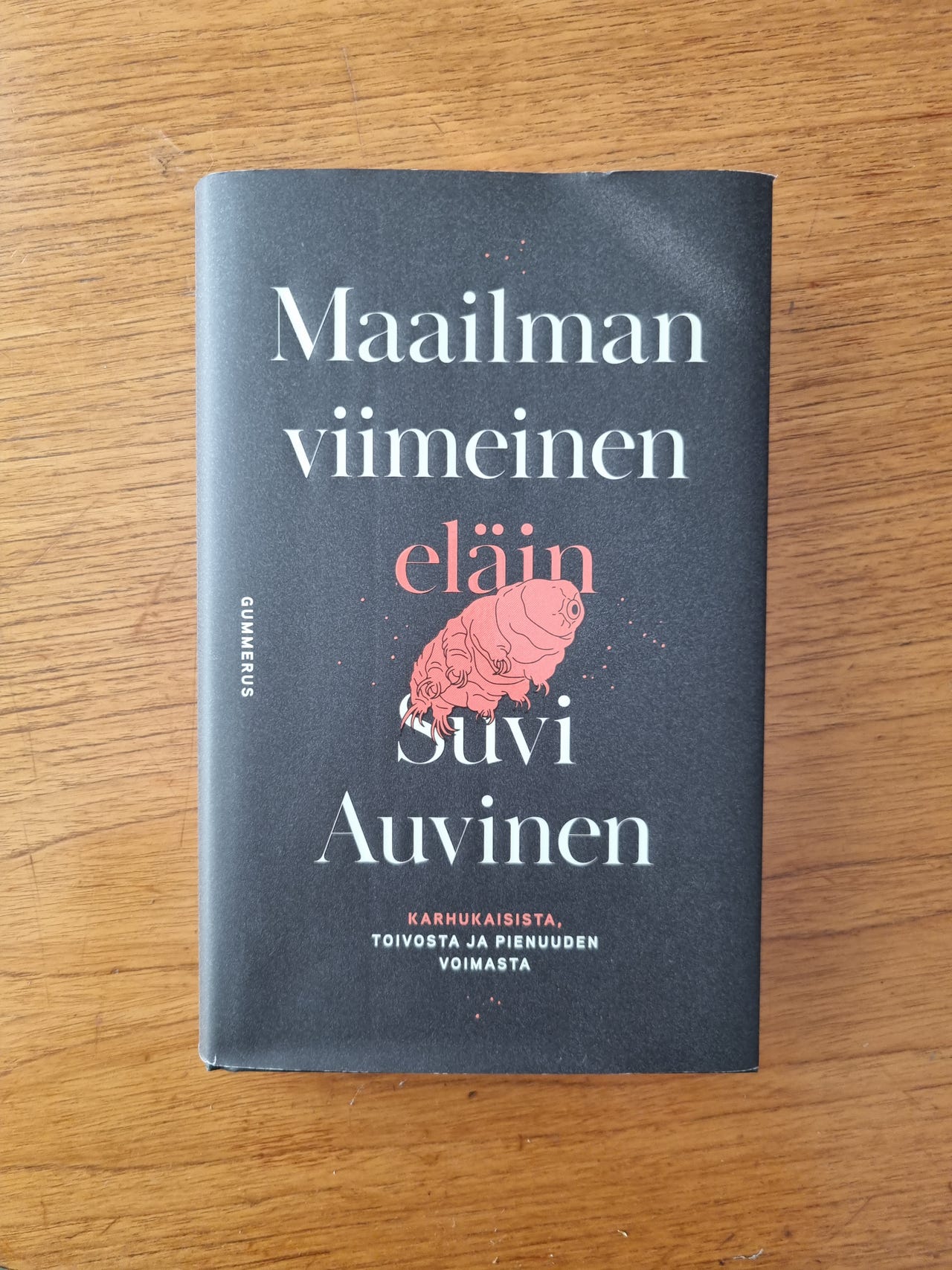 Suvi Auvinen: Maailman viimeinen eläin -kirja