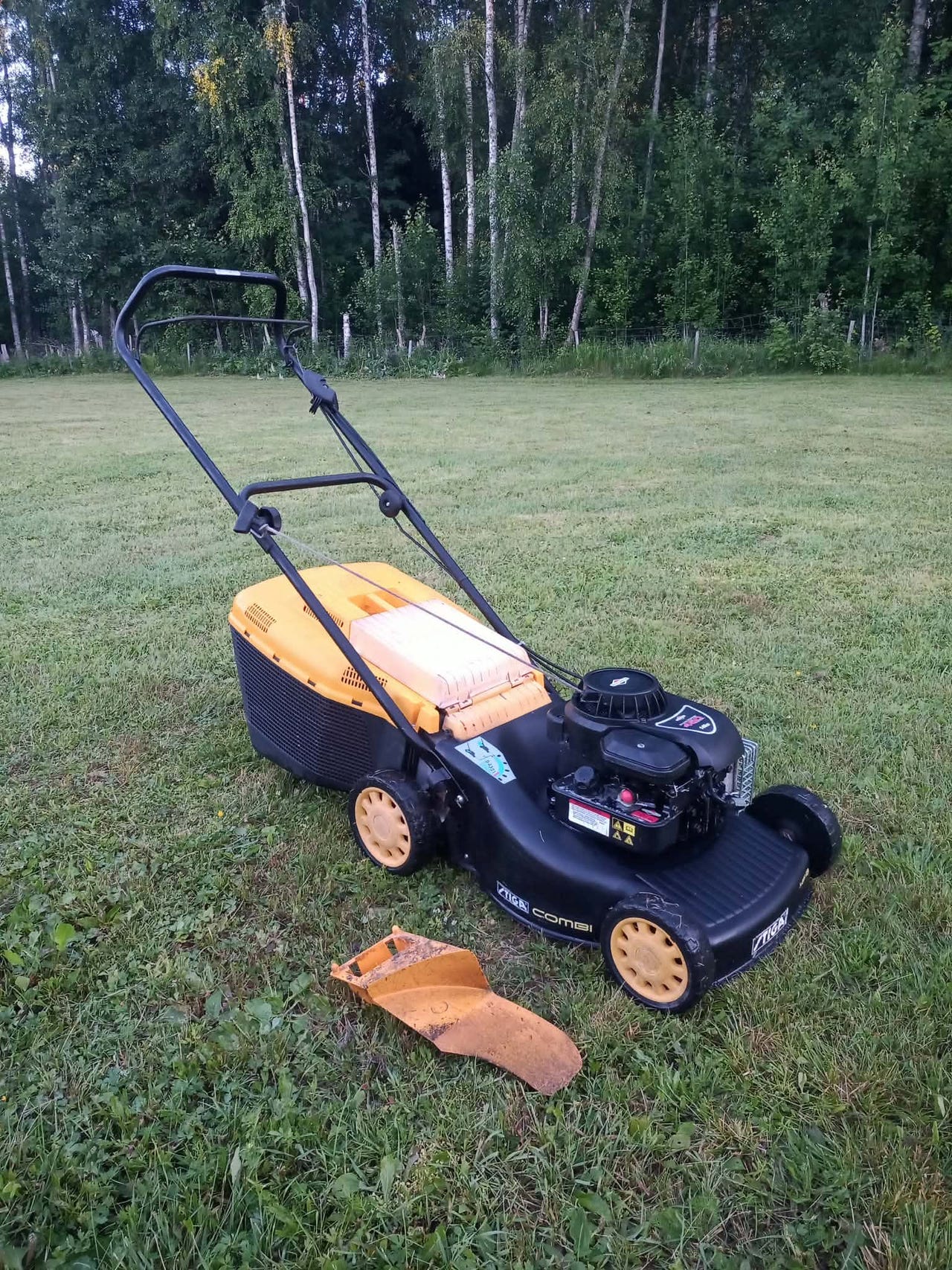 Stiga keräävä ruohonleikkuri
