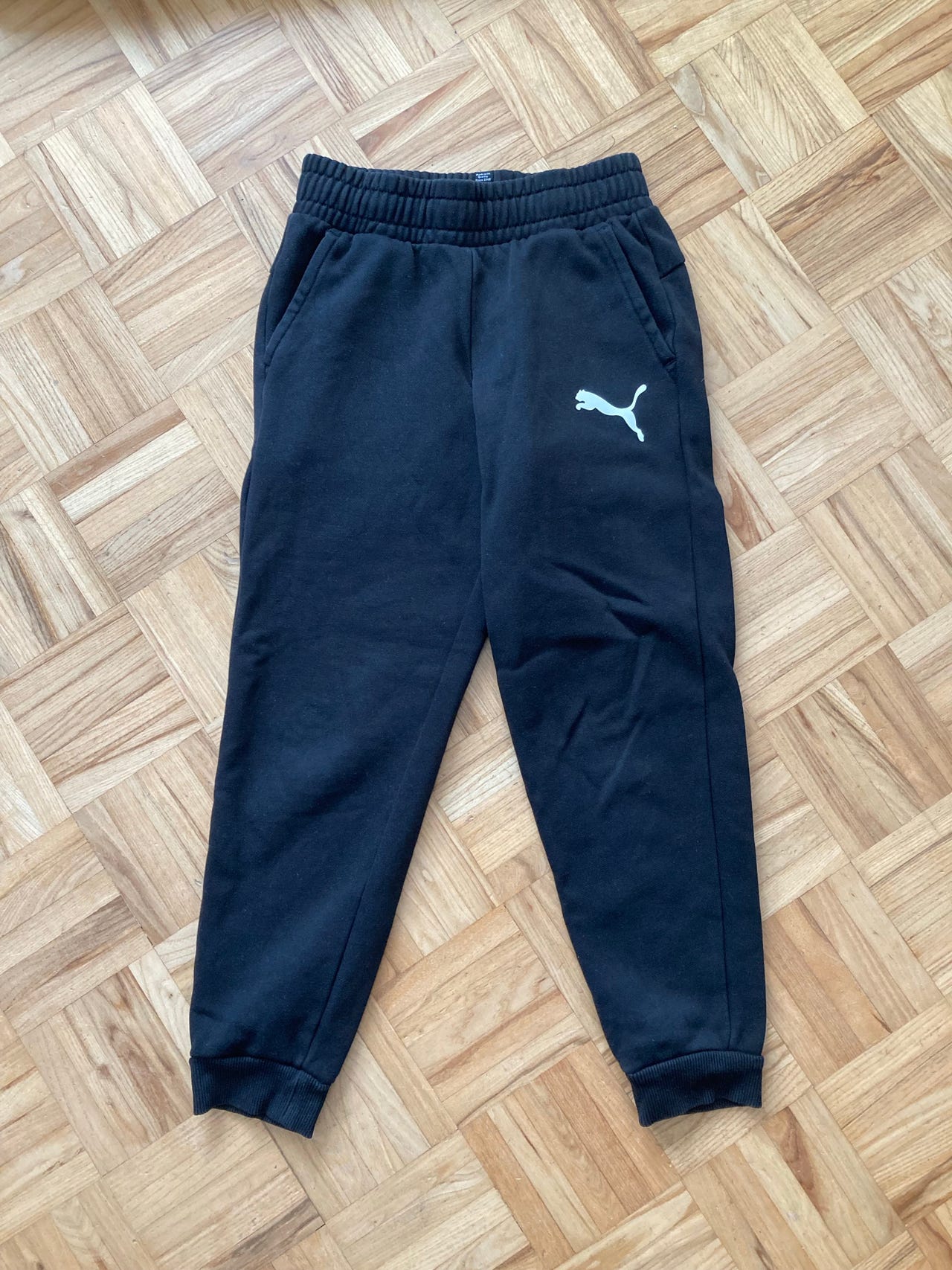 Puma collegehousut koko 140 cm