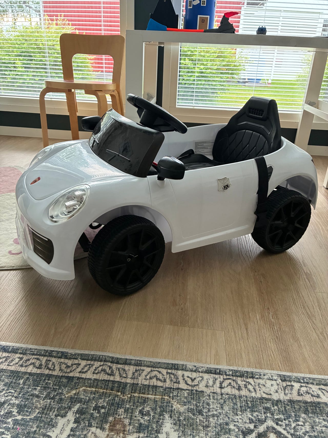 Lasten sähköauto