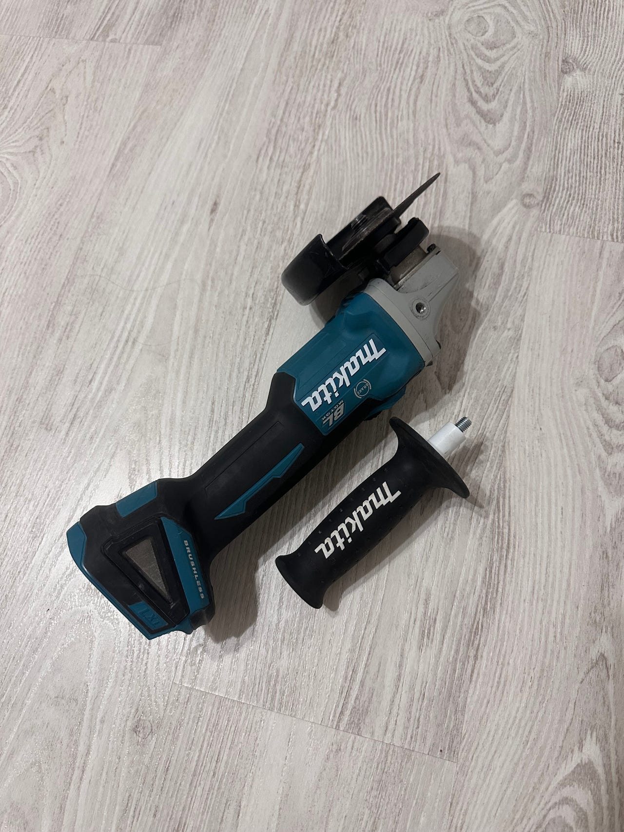 Makita DGA506 kulmahiomakone