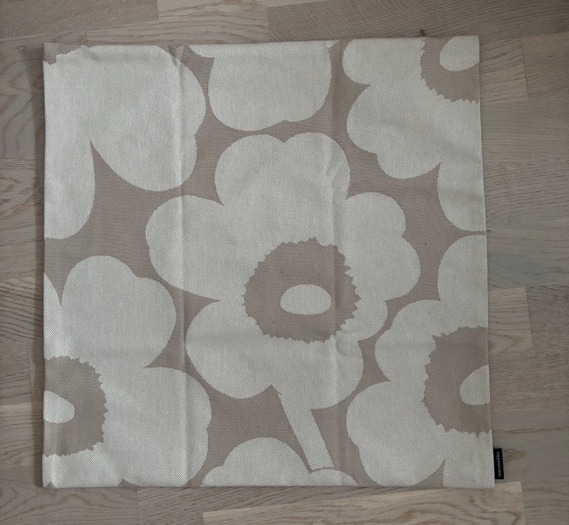 Marimekko Unikko Jaquard beigensävyinen