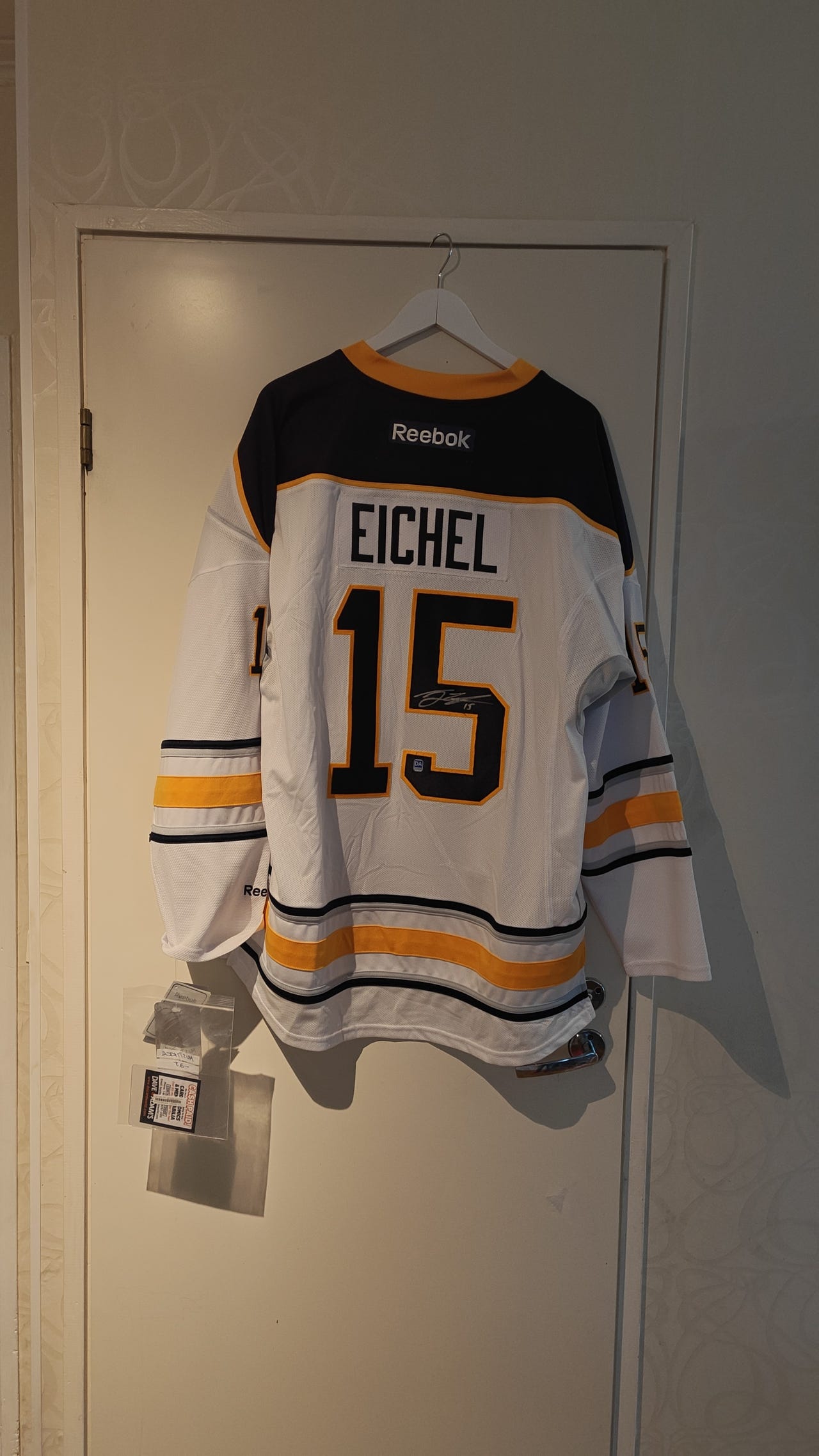 #15 Jack Eichel Buffalo Sabres fanipaita nimmarilla ja aitoustodi