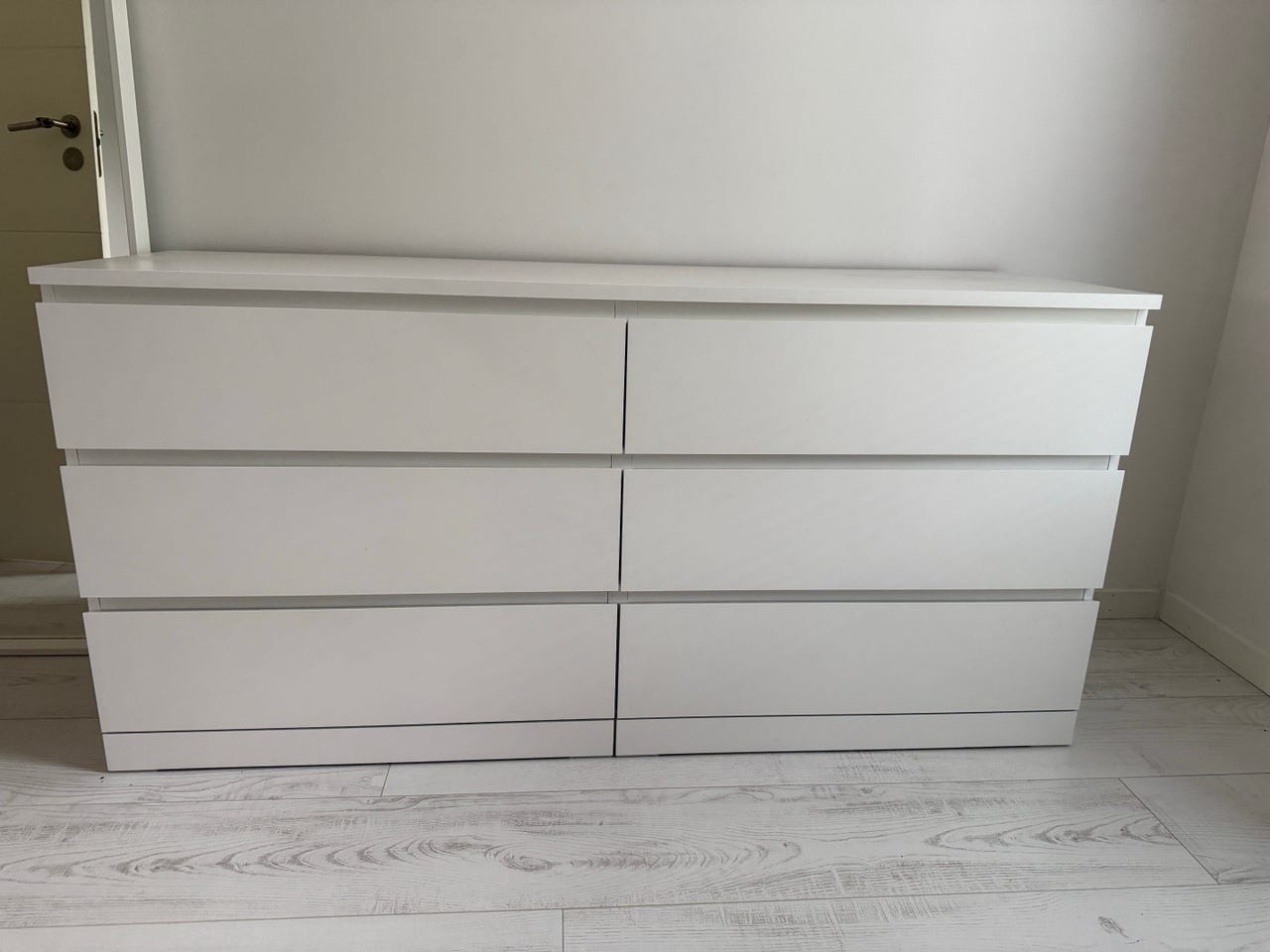 Malm- lipasto, erittäin hyvässä kunnoss