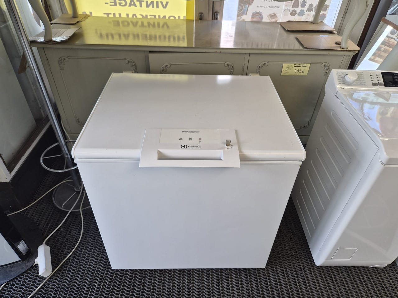 Arkkupakastin, pakastin lukittava