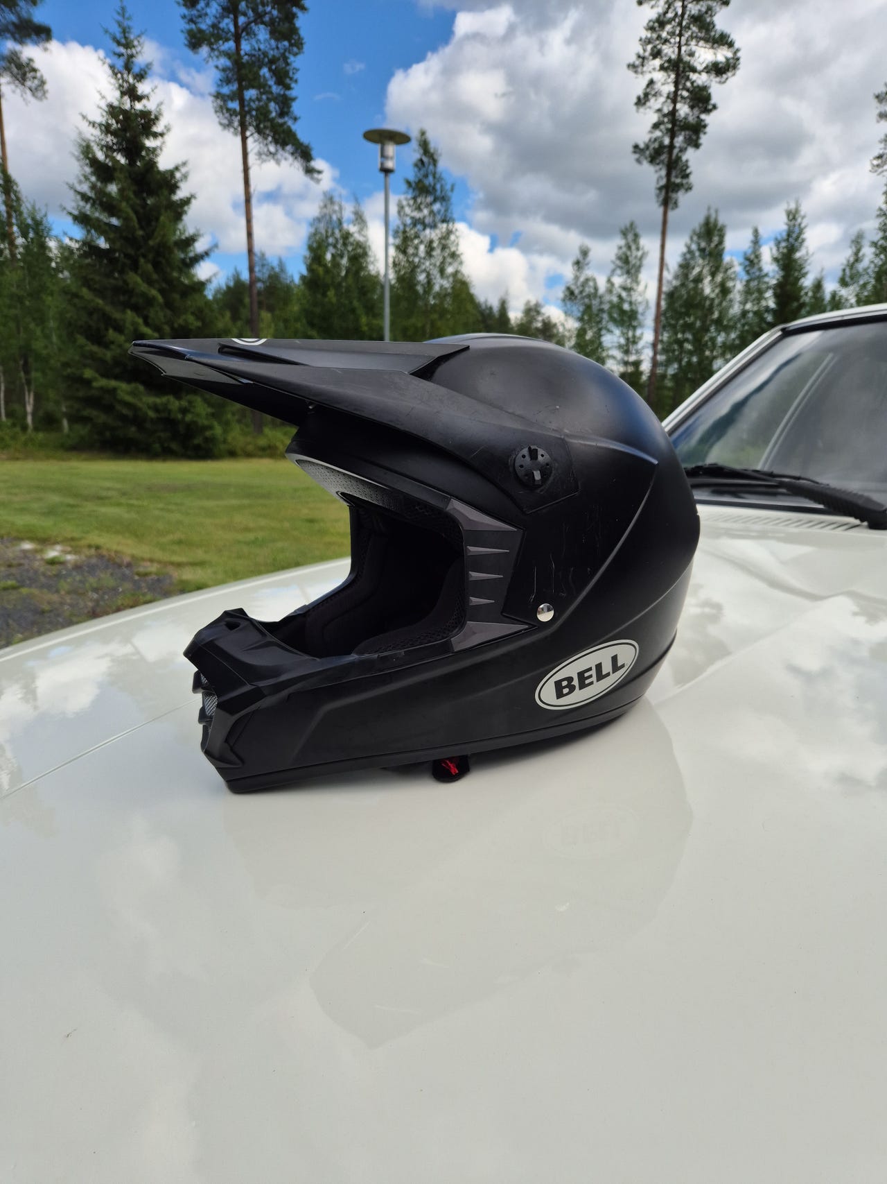 Bell motocrosskypärä musta