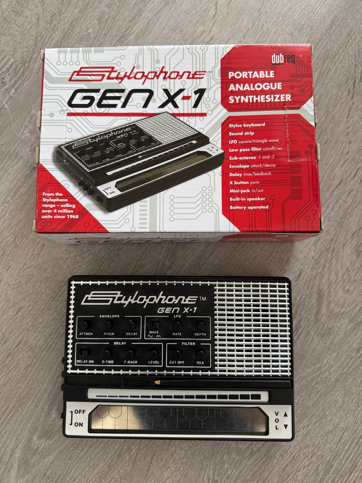 Stylophone Gen X-1 syntetisaattori
