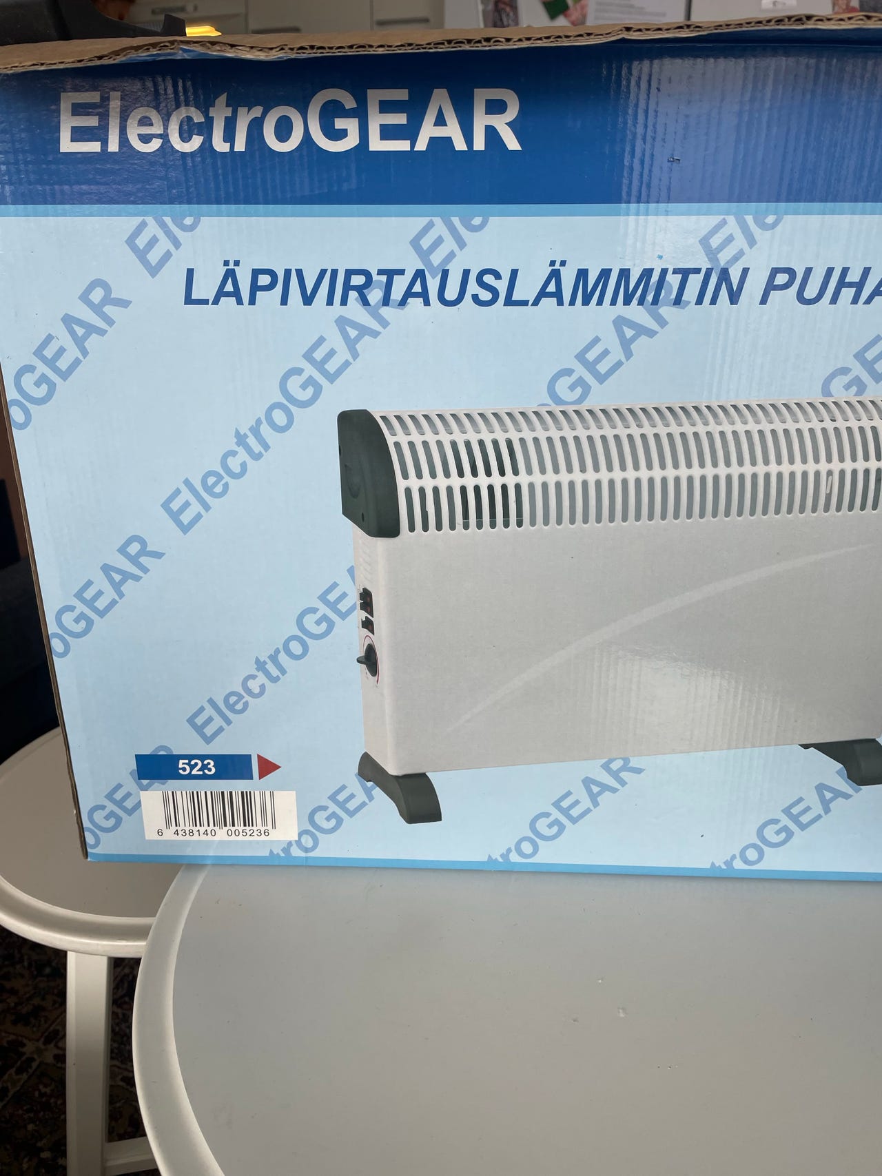 ElectroGEAR Harju läpivirtauslämmitin puhaltimella 2000W