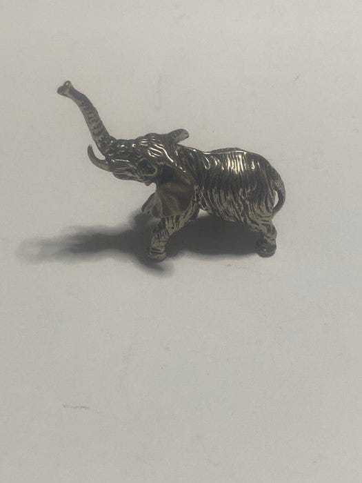 Figuuri - Elefante - .800 hopea