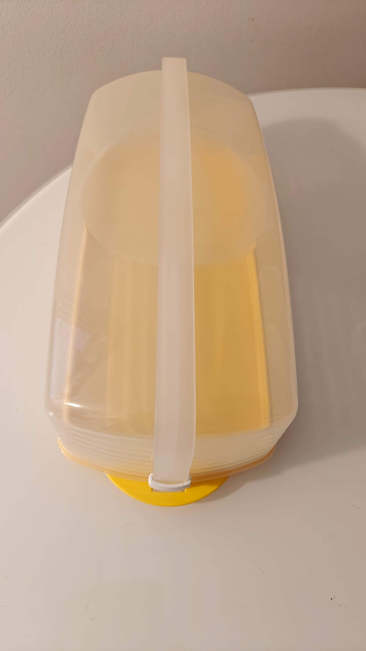 Tupperware voileipäkakkukupu