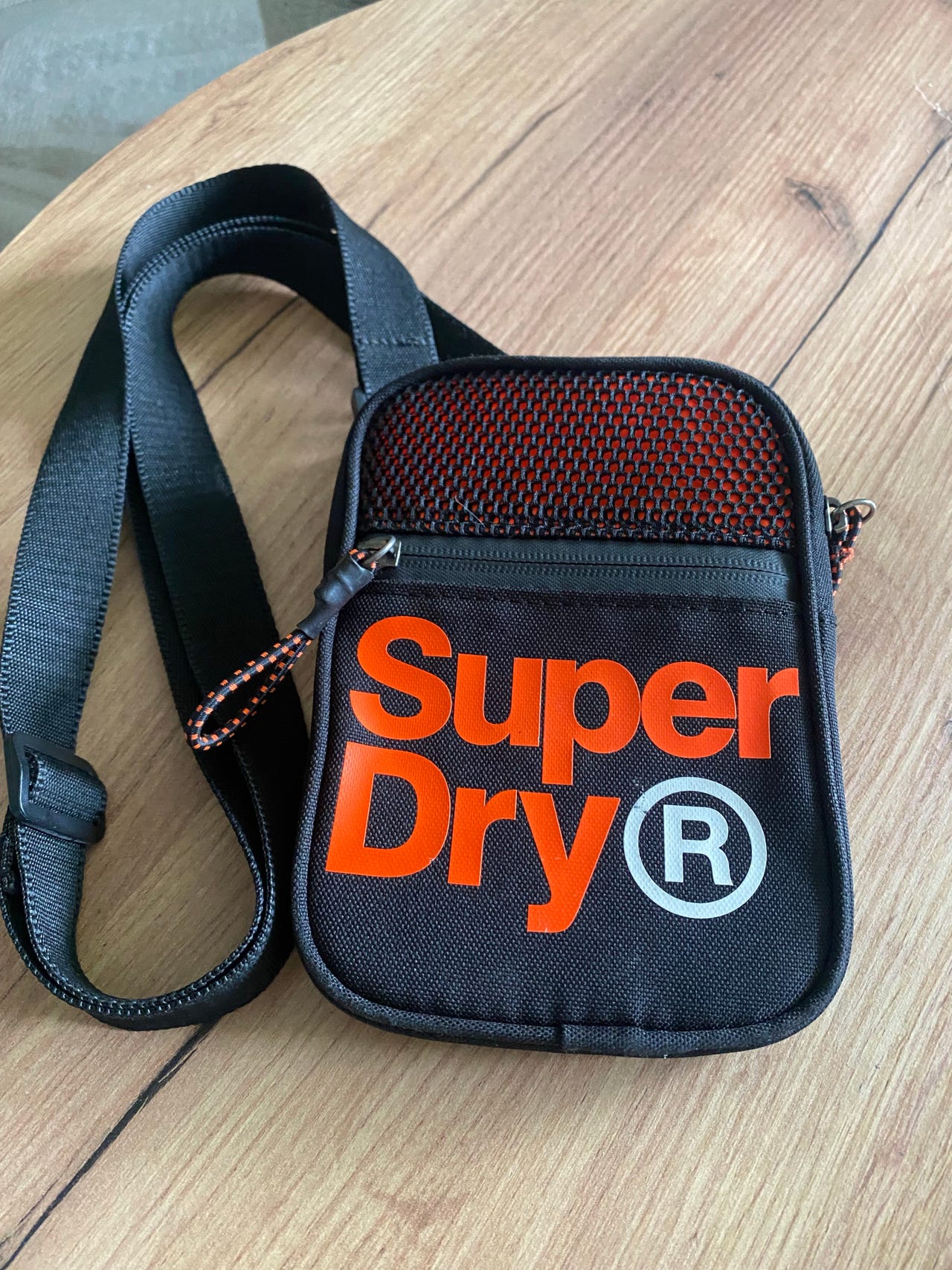 Superdry laukku