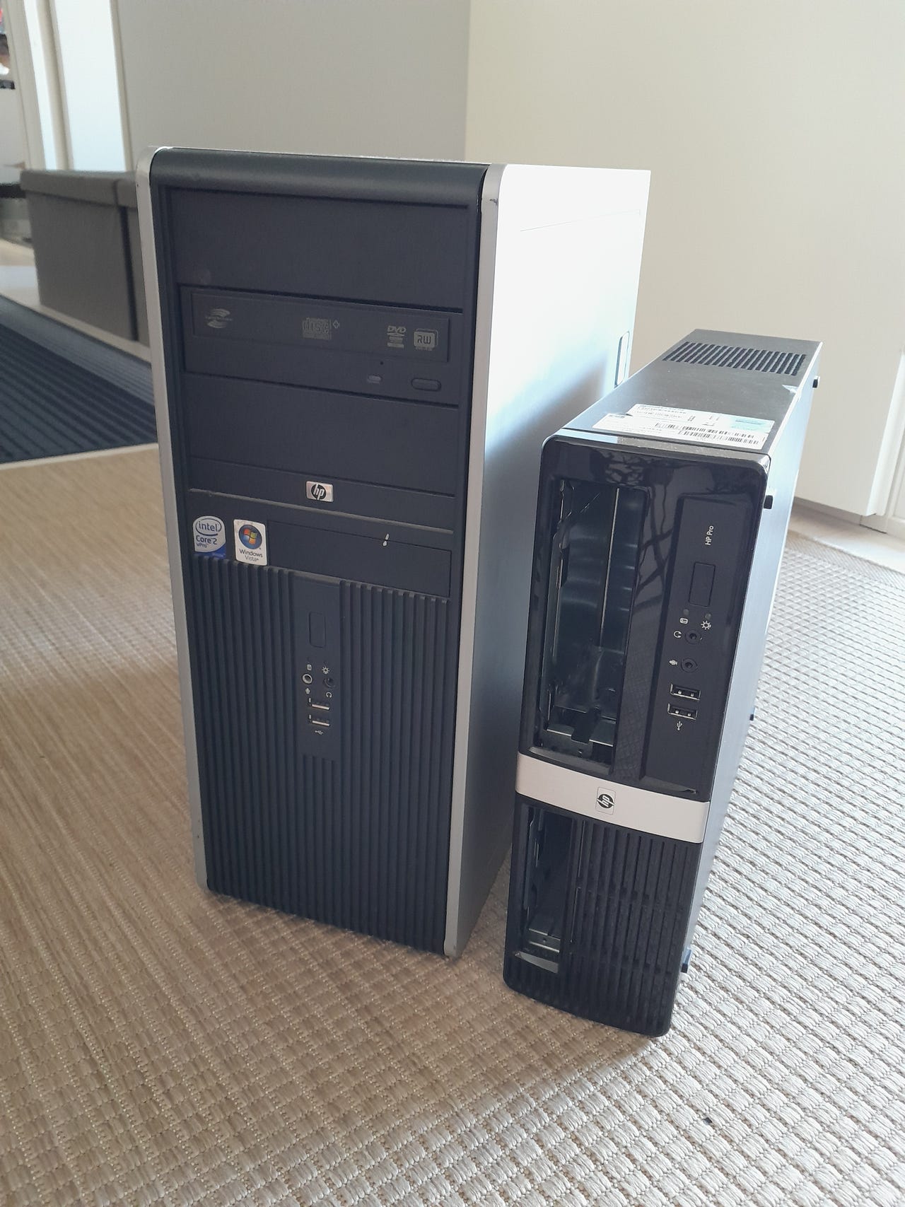 HP pöytätietokone runkoja 2 kpl