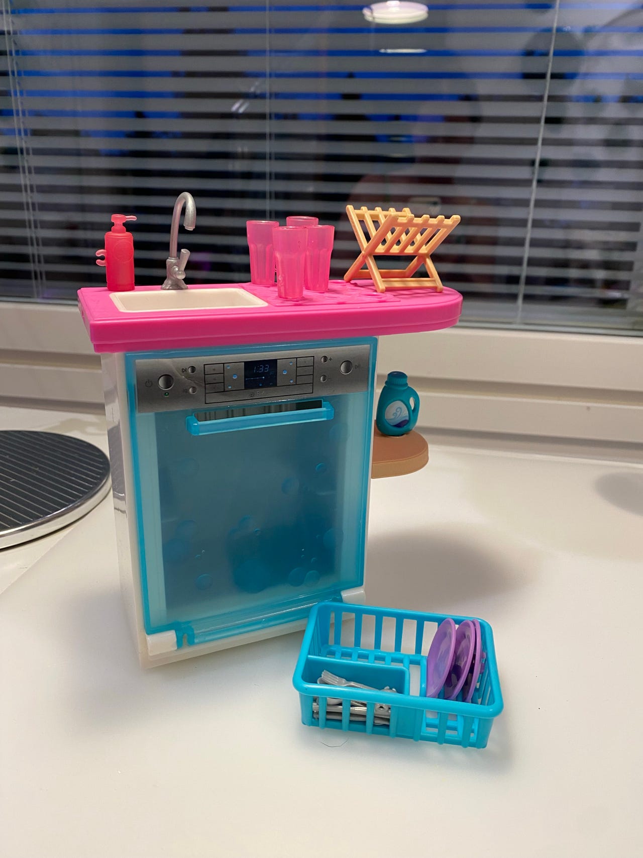 Barbie leikkiastianpesukone ja tiskiallas