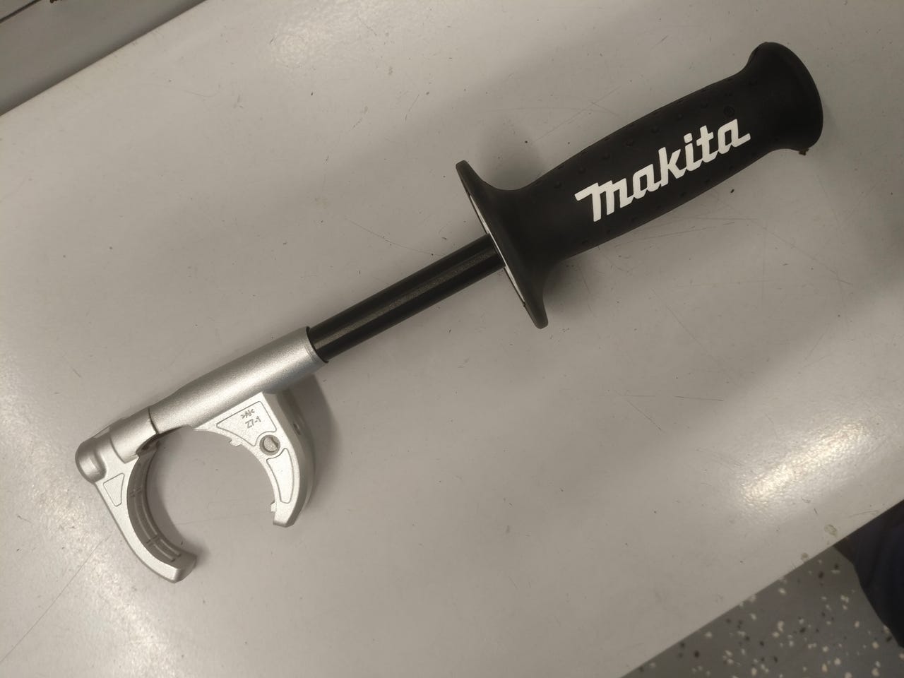Makita sivukahva