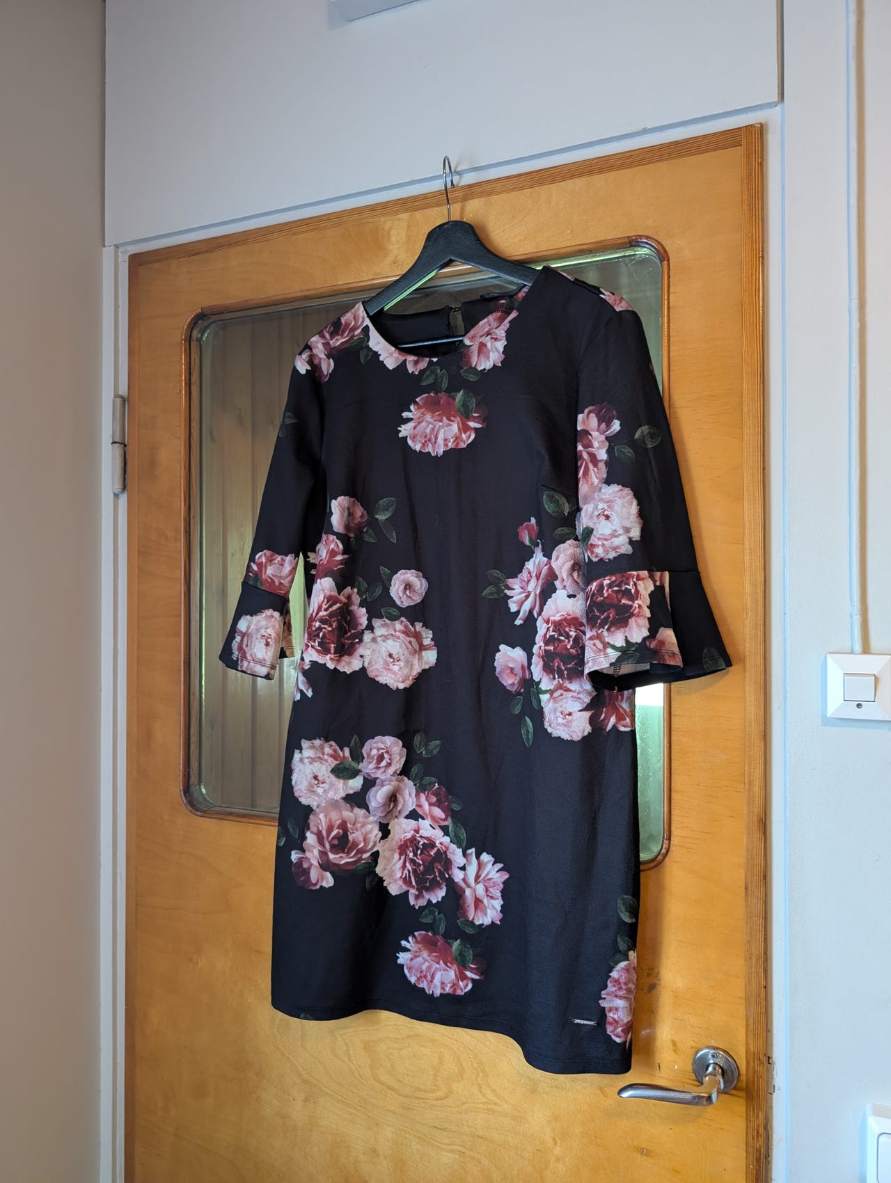 Myydään My wear kukkamekko