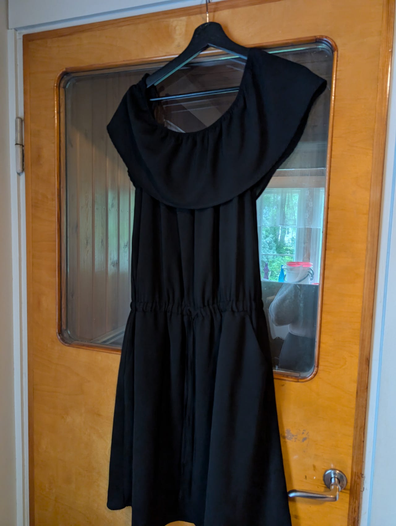Cold Shoulder mekko
