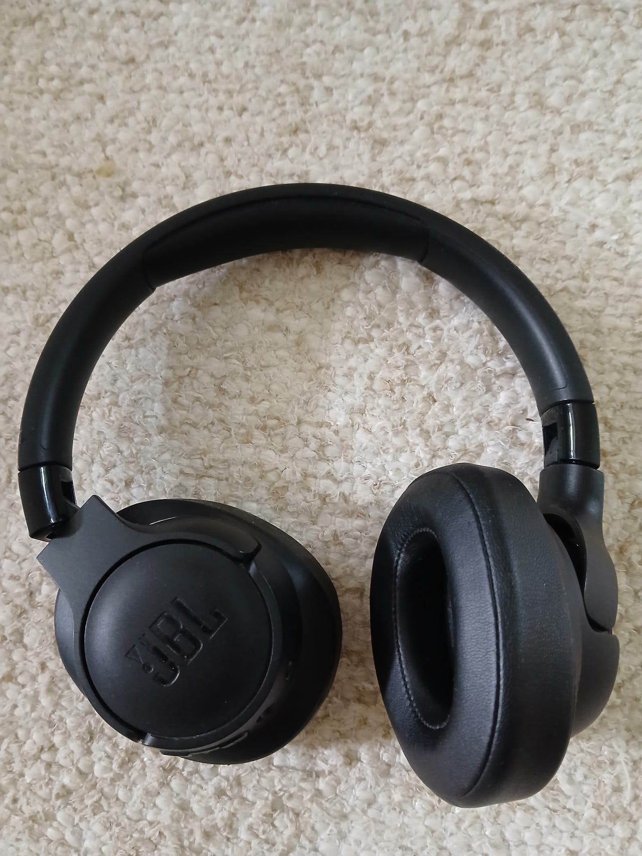 JBL Tune 700BT, akkuvikaiset kuulokkeet