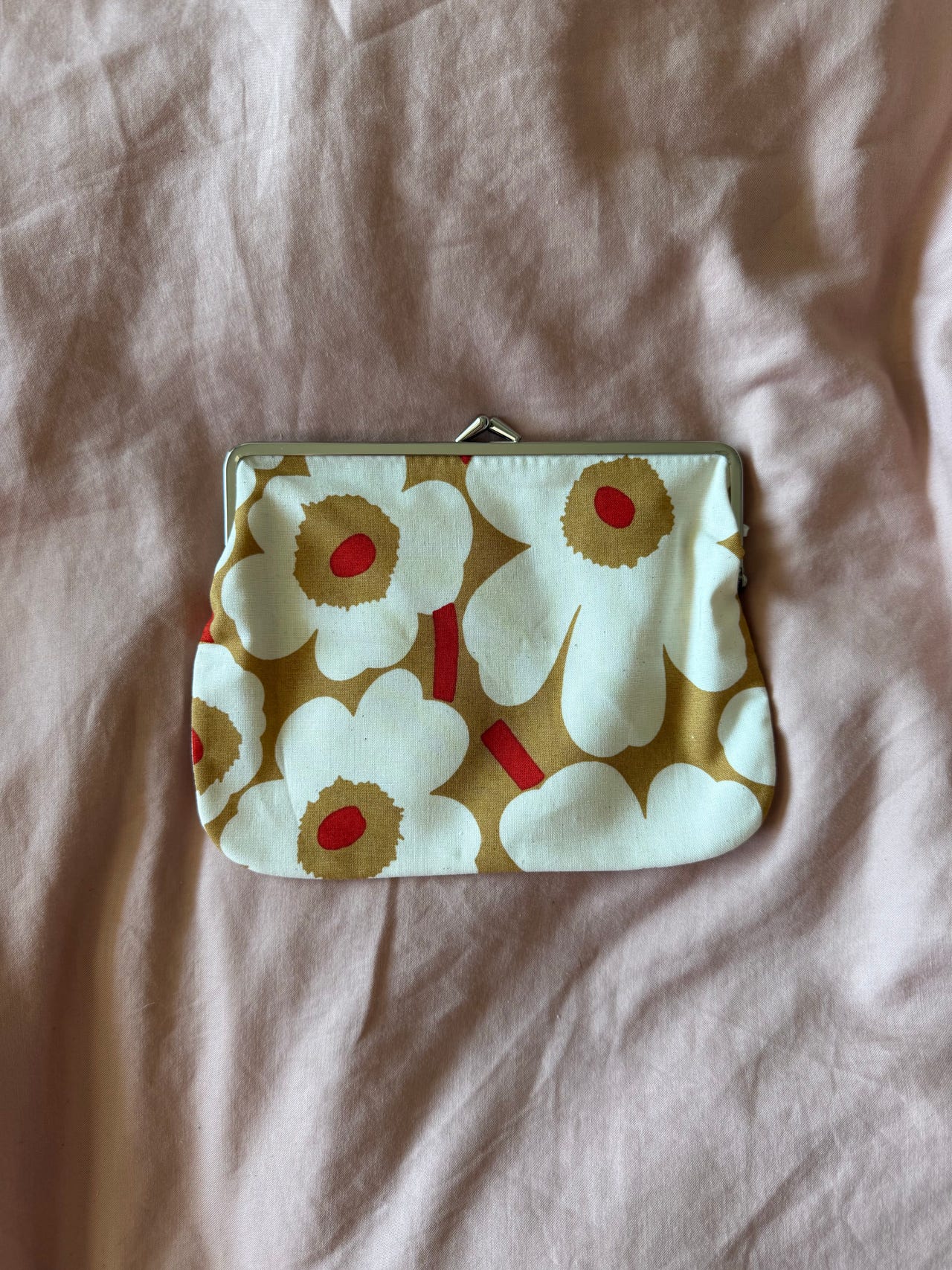 Marimekko Unikko puolikas kukkaro
