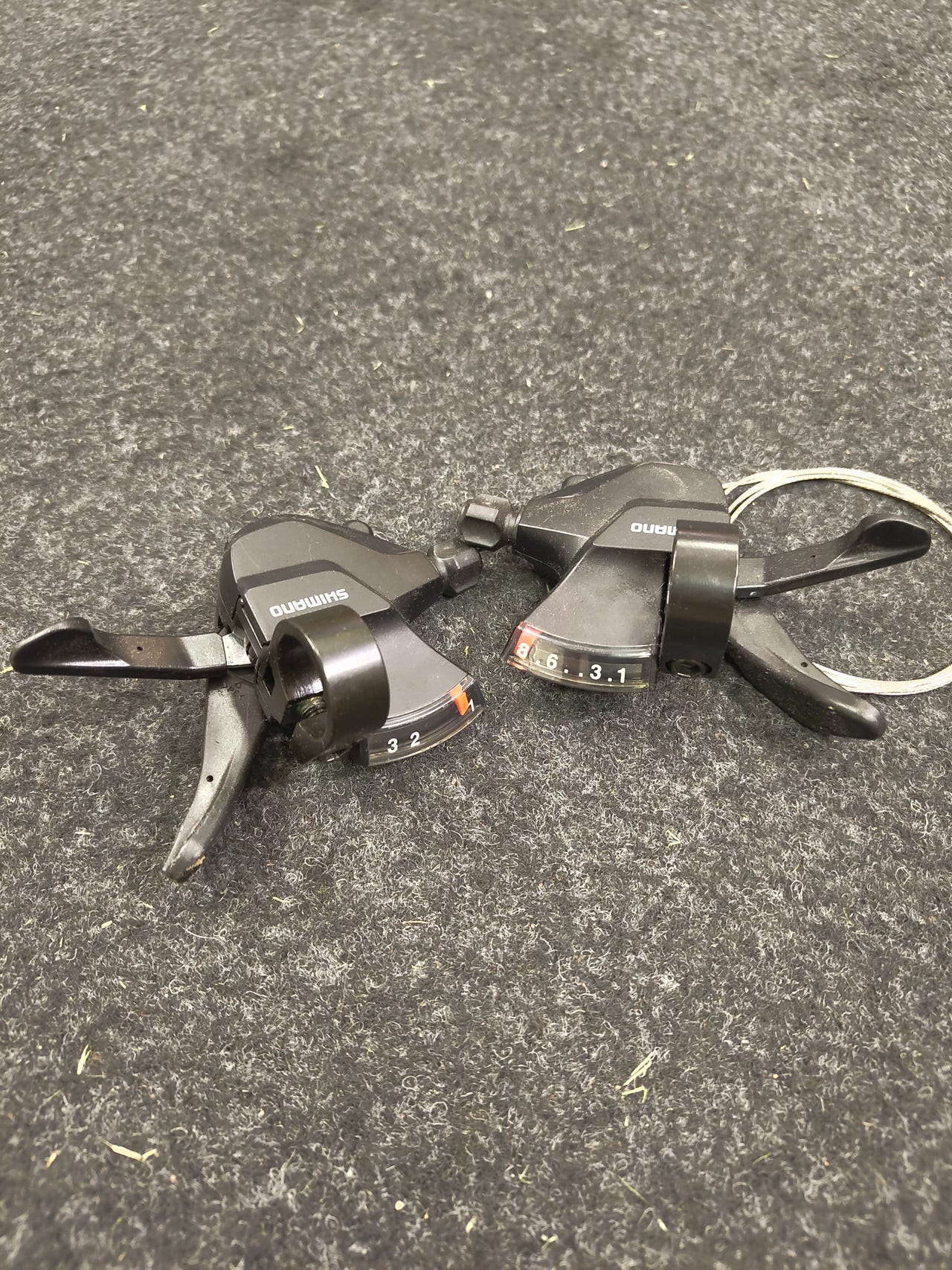 Shimano M315 3x8 vaihdevivut pyörään.