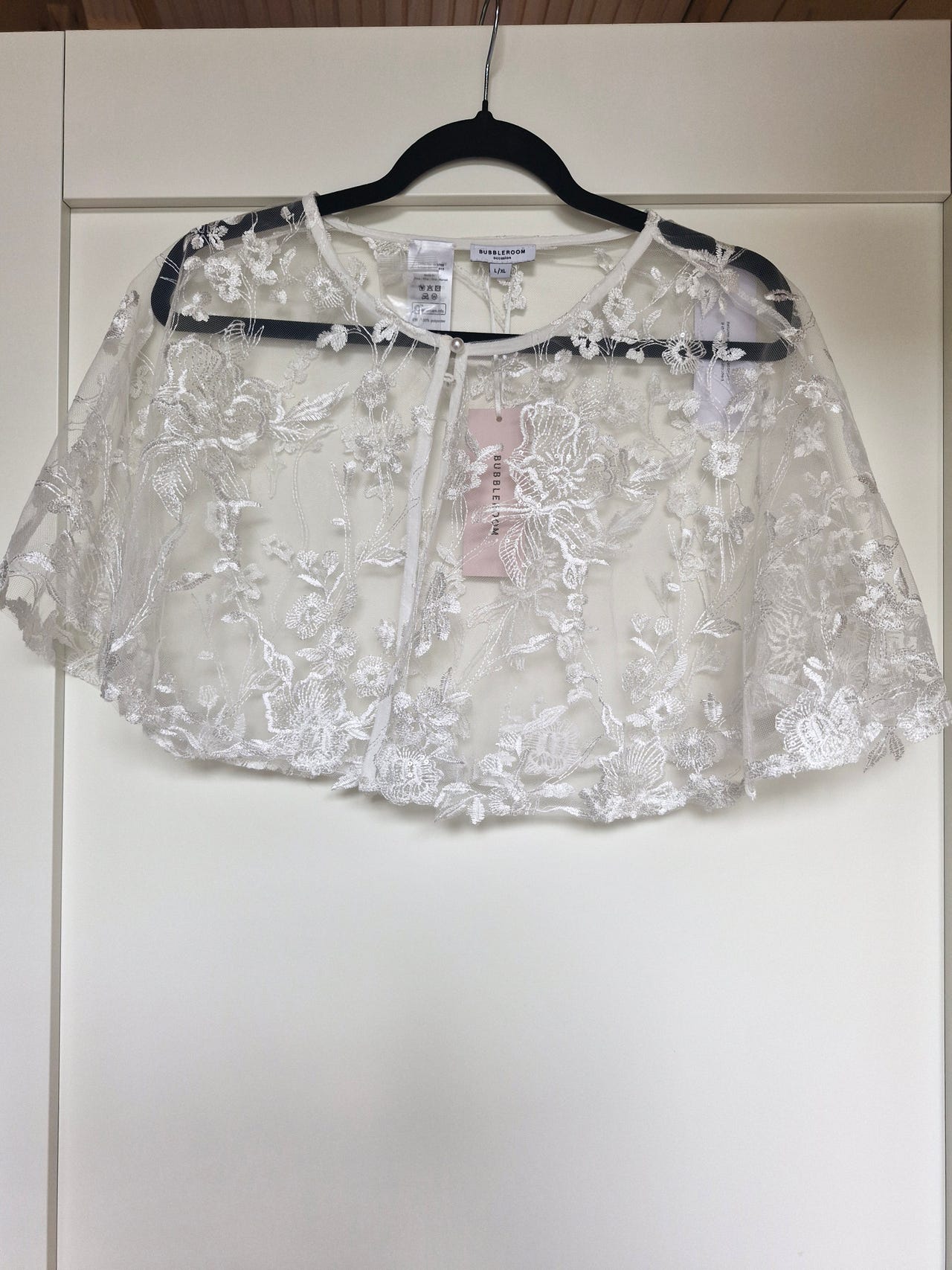 valkoinen bolero