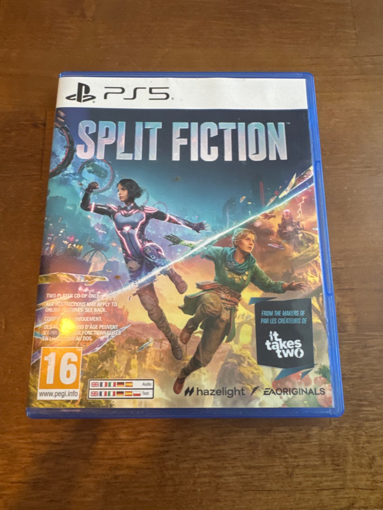 PS5 peli Split Fiction
