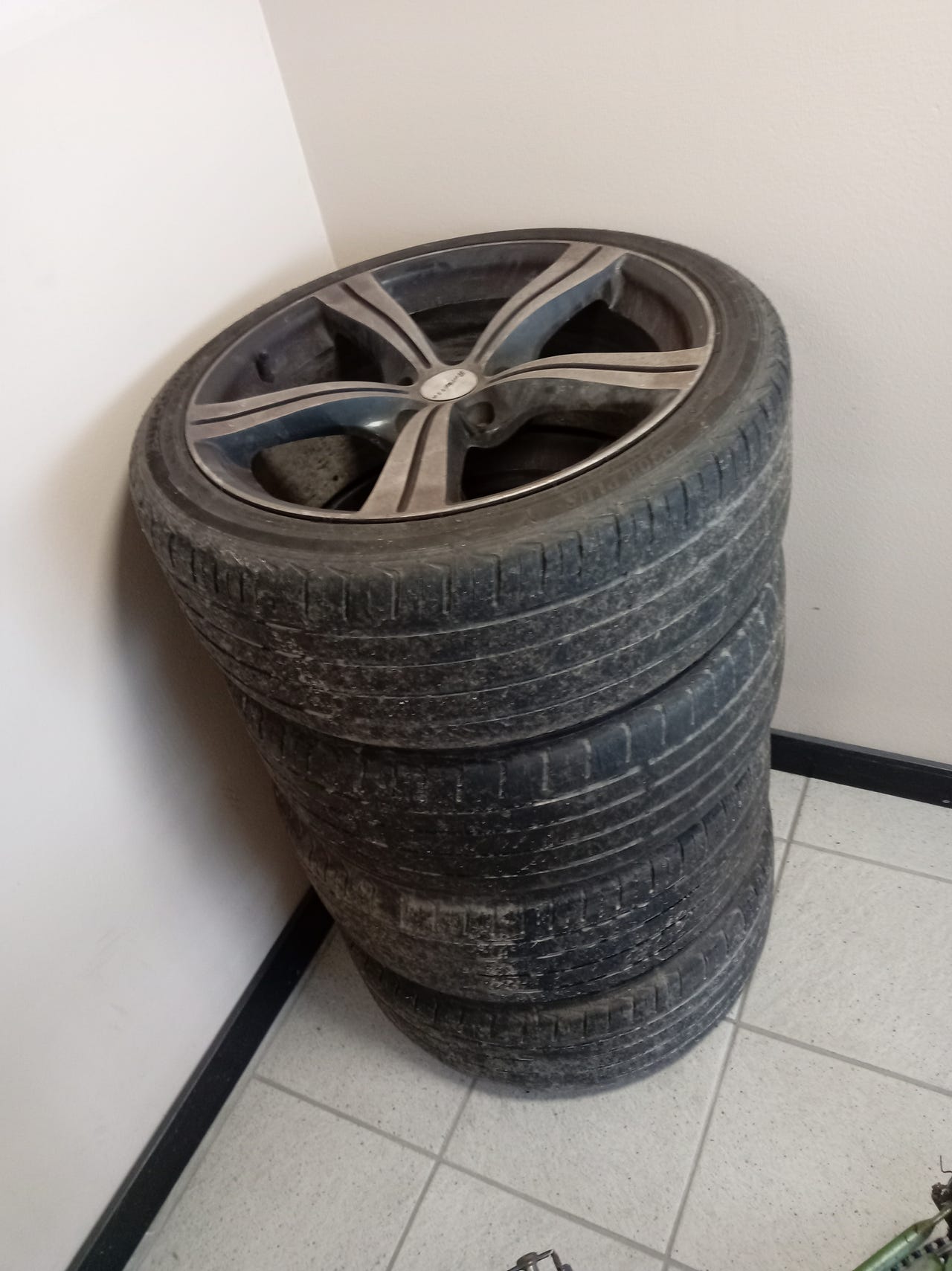 Erittäin siistit vanteet Honda accord autosta