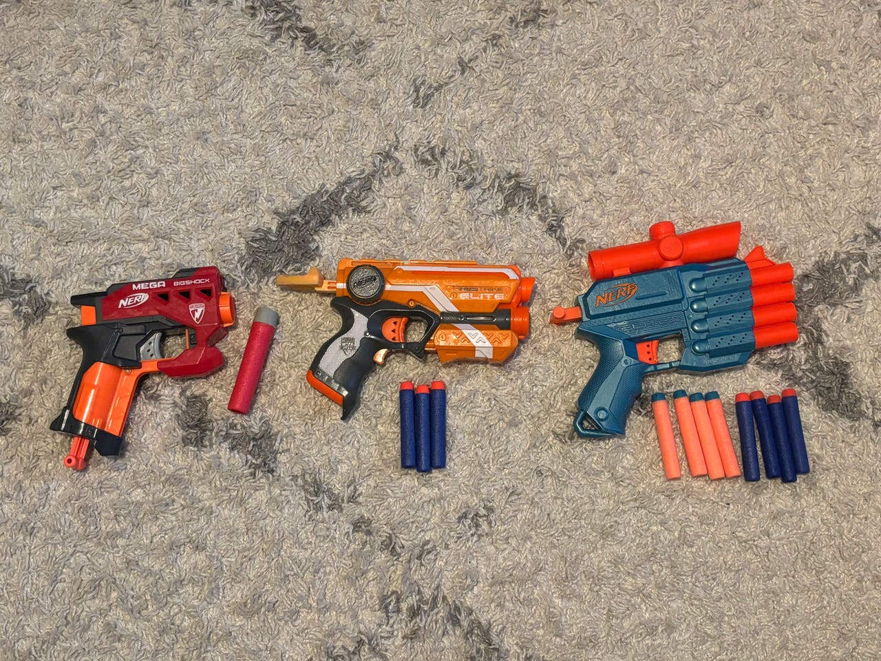 Nerf vaahtomuoviaseita