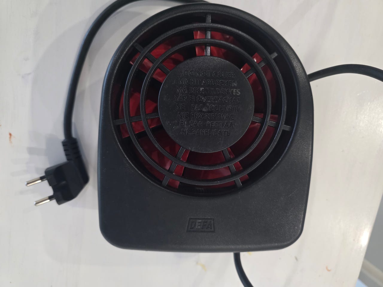 Defa 1200w sisätilan lämmitin ja johto
