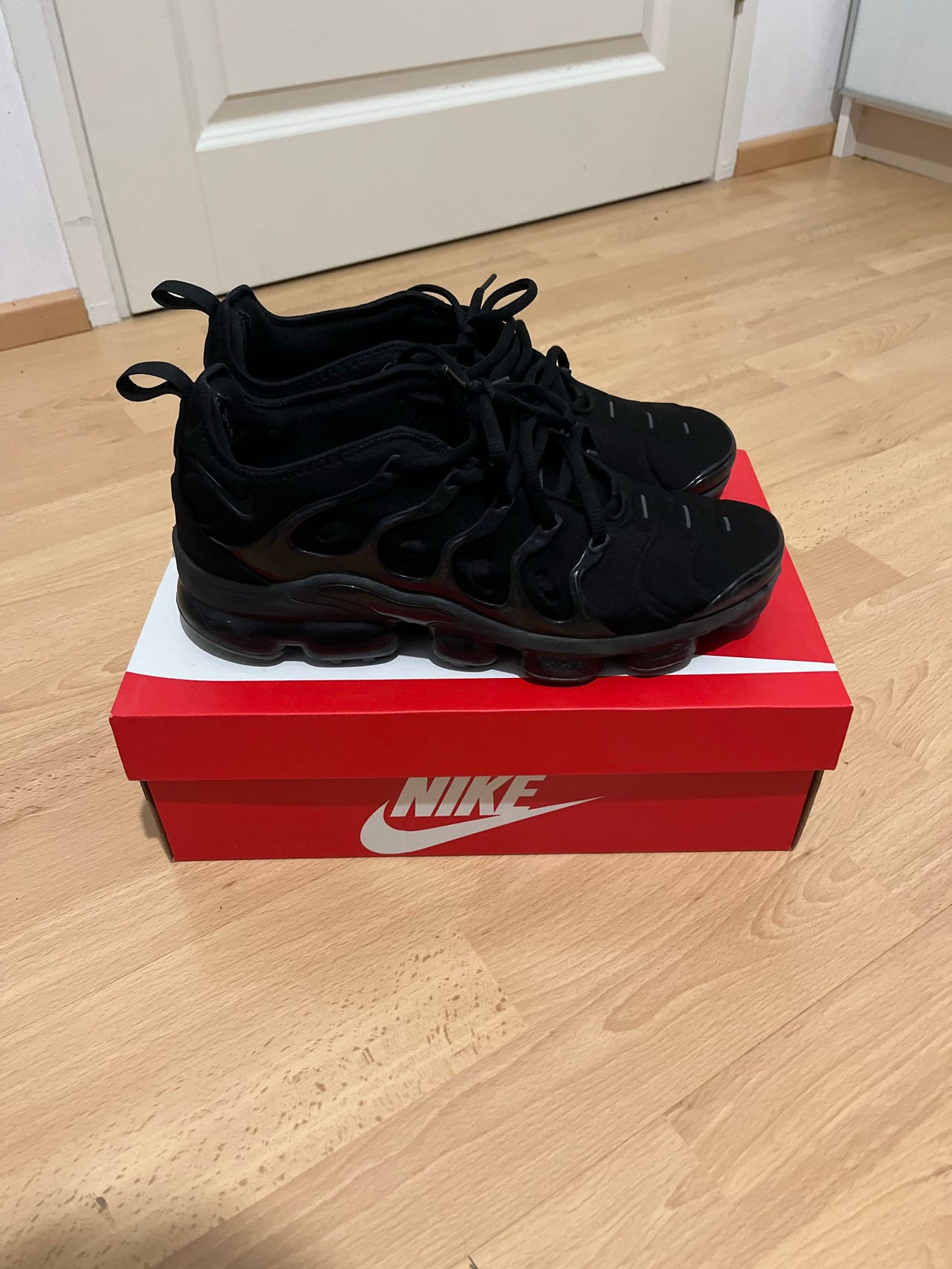 Nike Air Vapormax Plus Triple Black Koko 44